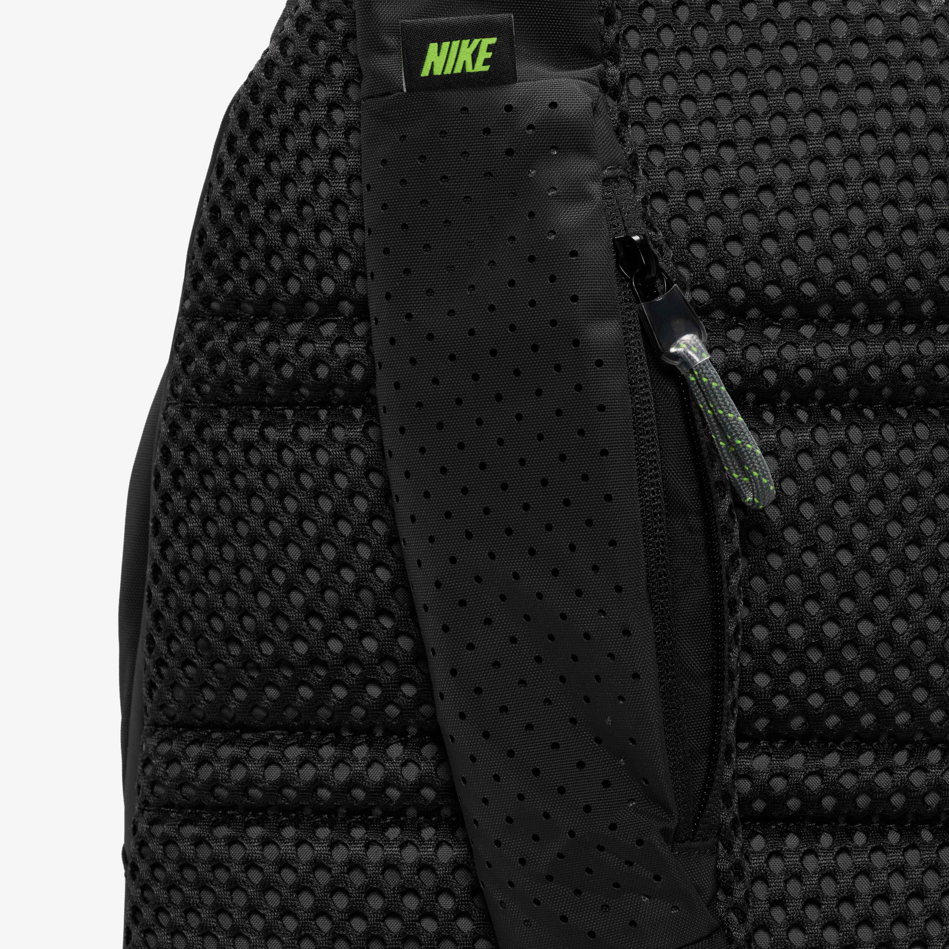 Nike Sportswear Essentials image number 7
