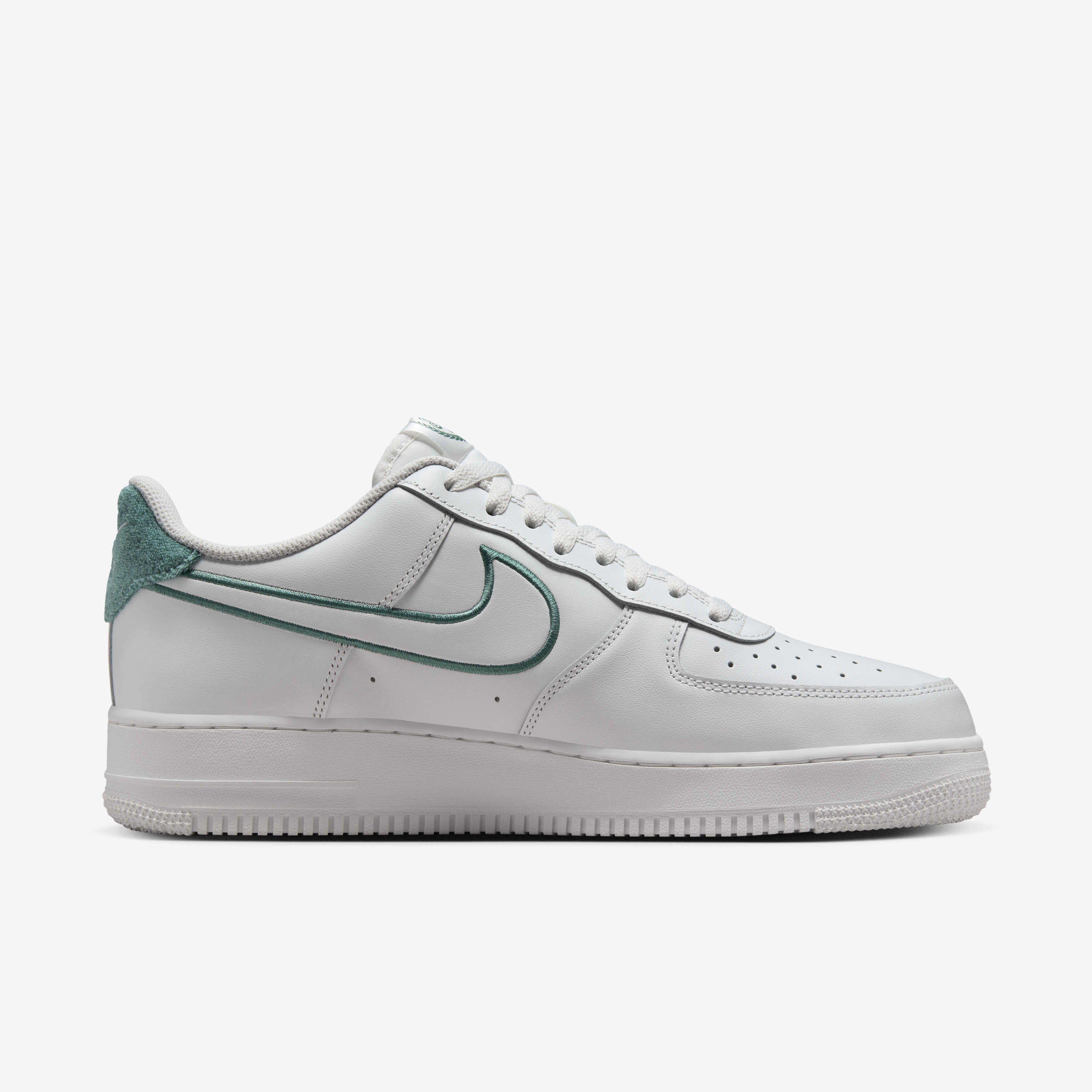 Nike Air Force 1 '07 LV8 image number 2