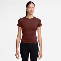 Nike Universa