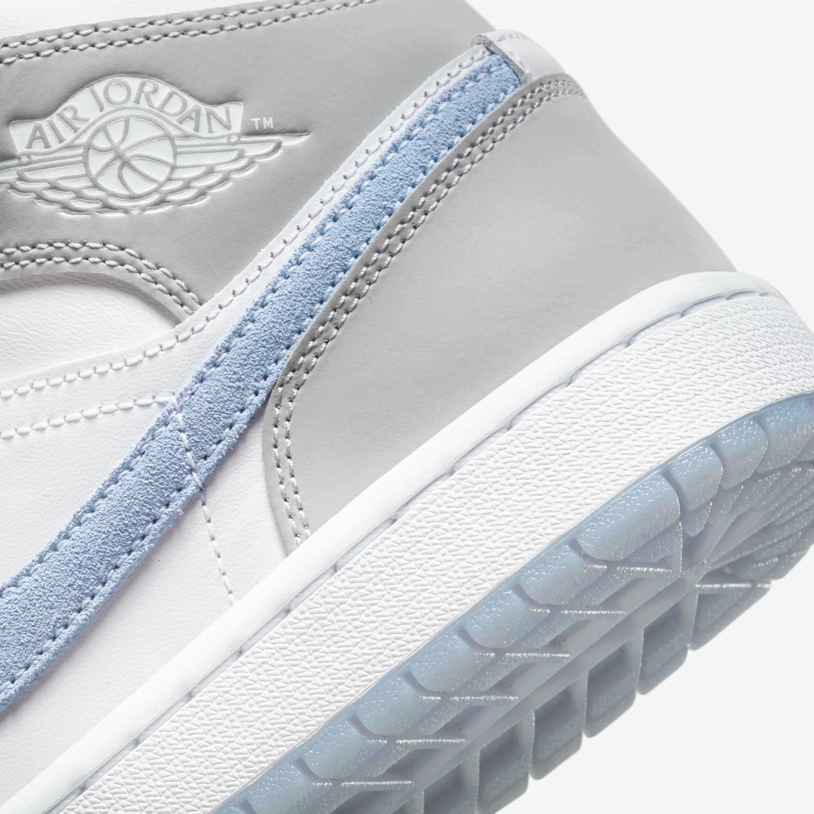 Air Jordan 1 Mid Shoes image number 7