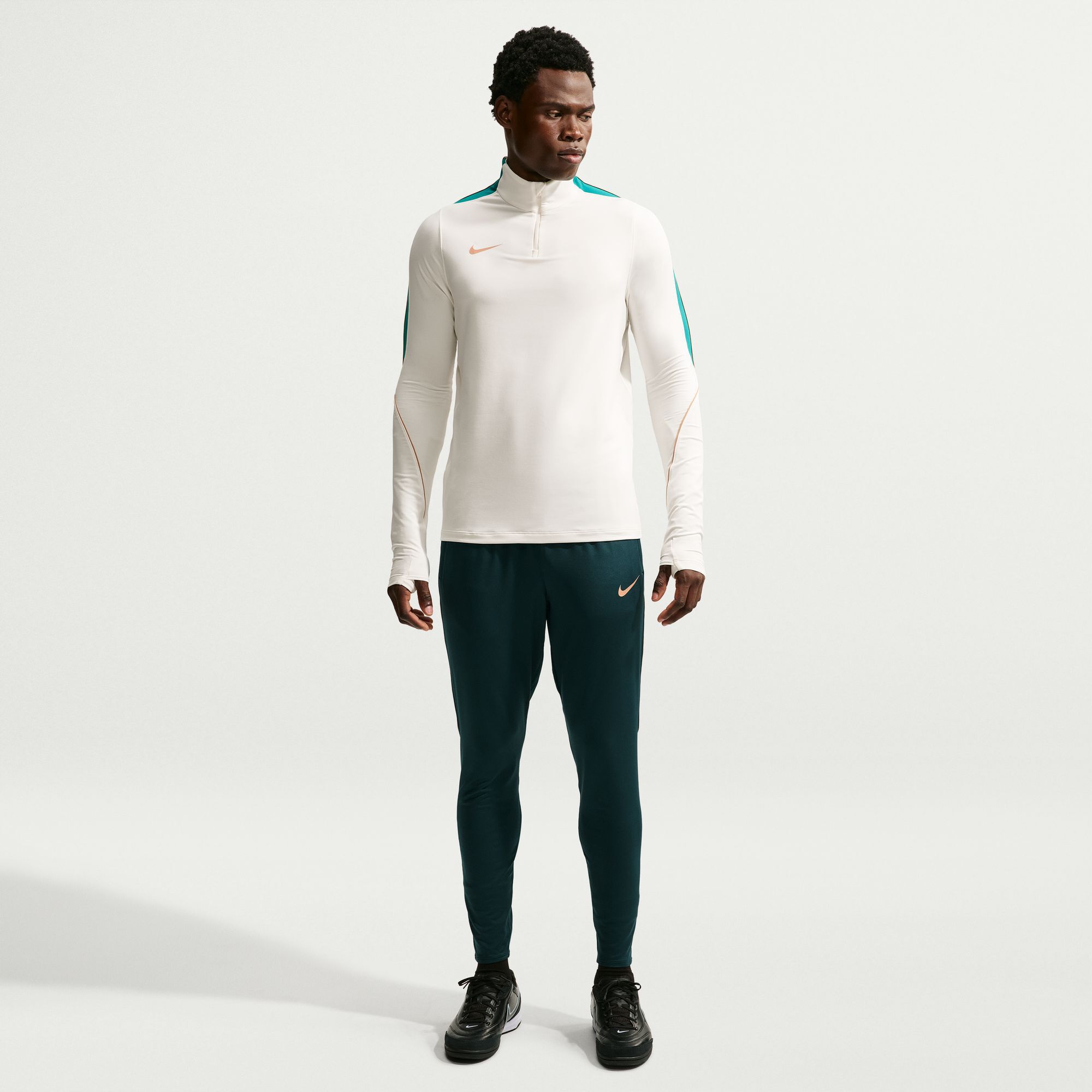 Nike Strike image number 0