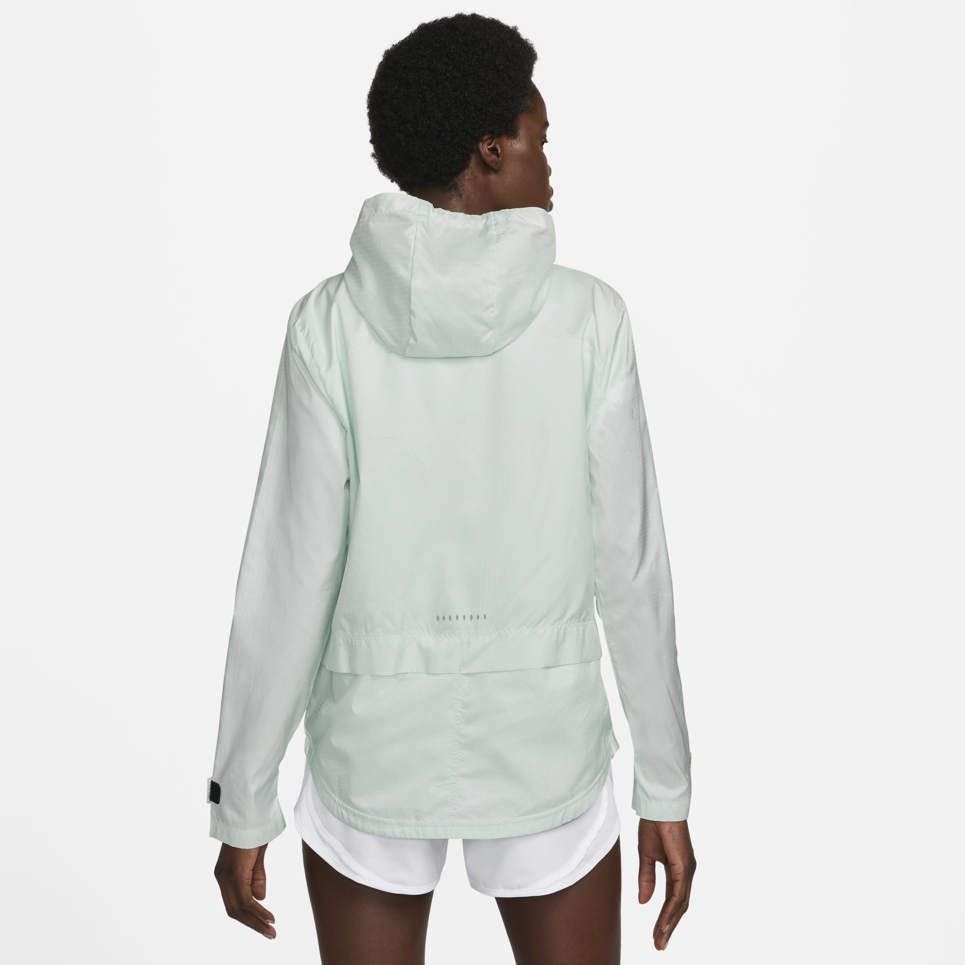 Nike Essential image number 1