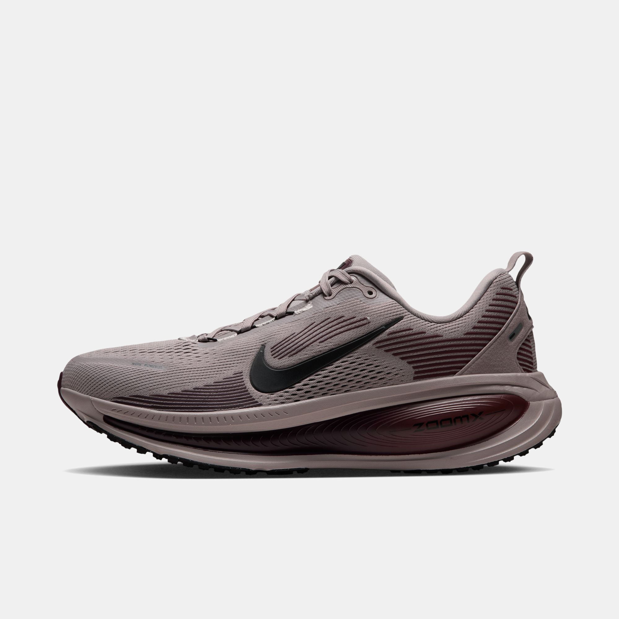 Nike Vomero 18 image number 0