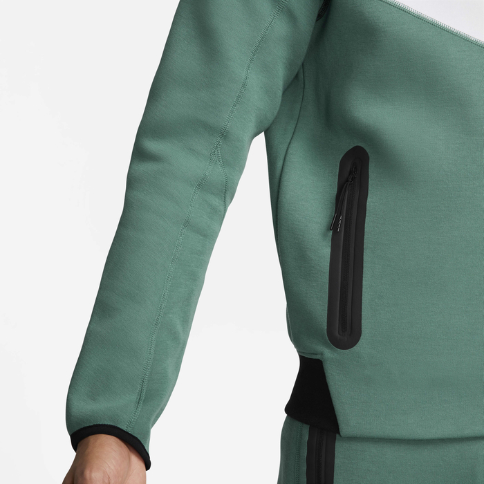 نايكي سبورتسوير تك فليس ويندرانر image number 5 نايكي سبورتسوير تك فليس ويندرانر image number 5