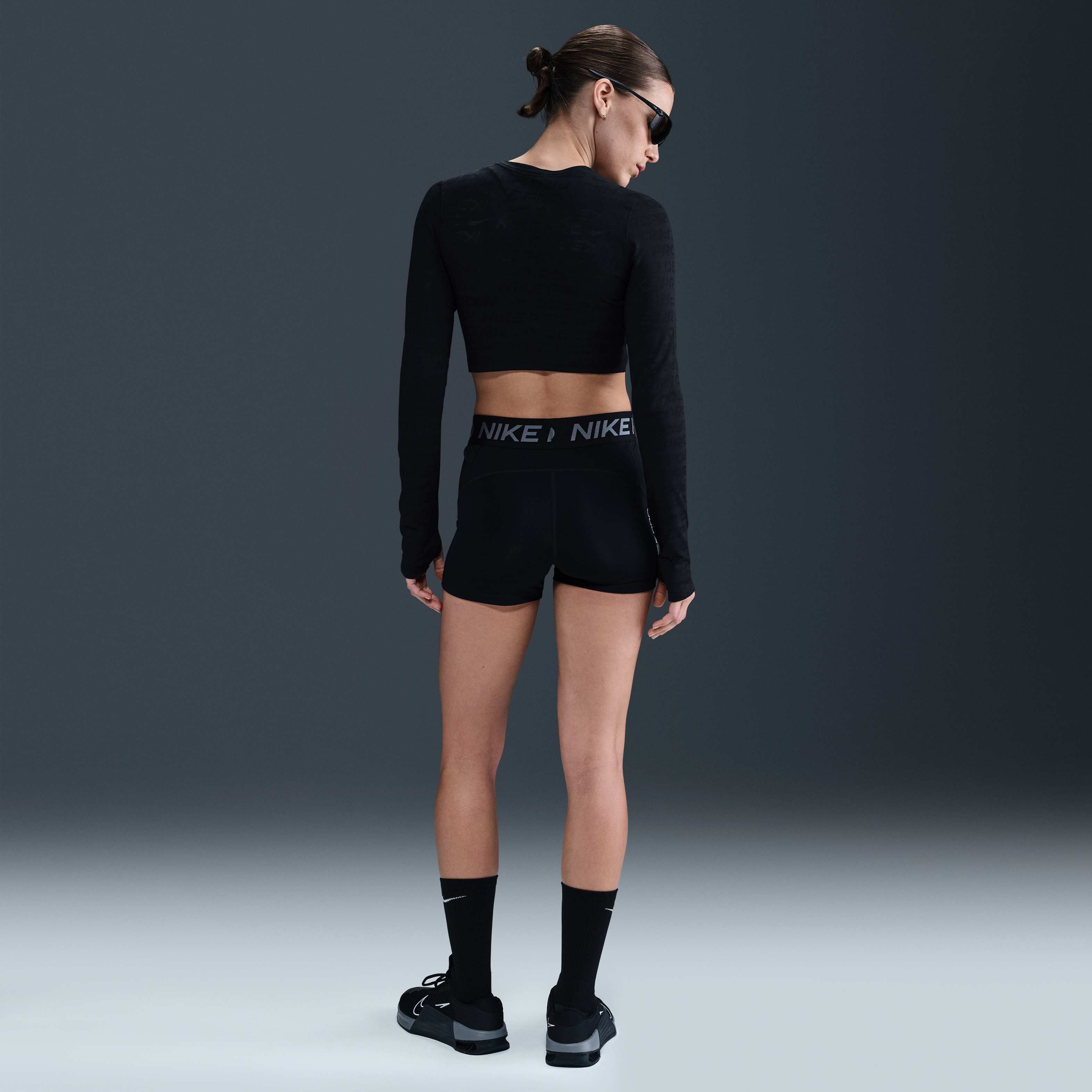 Nike Pro image number 4