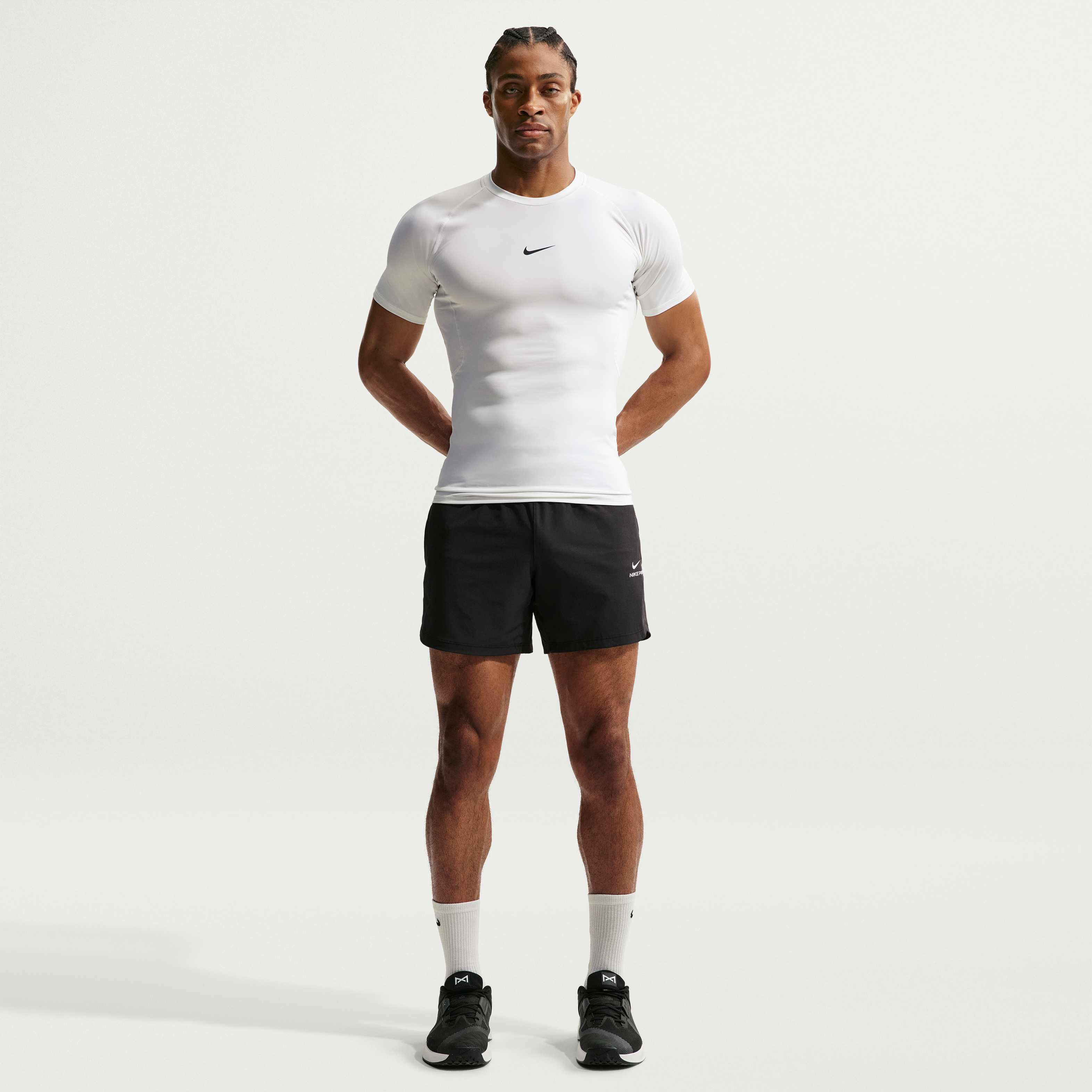 Nike Pro image number 3