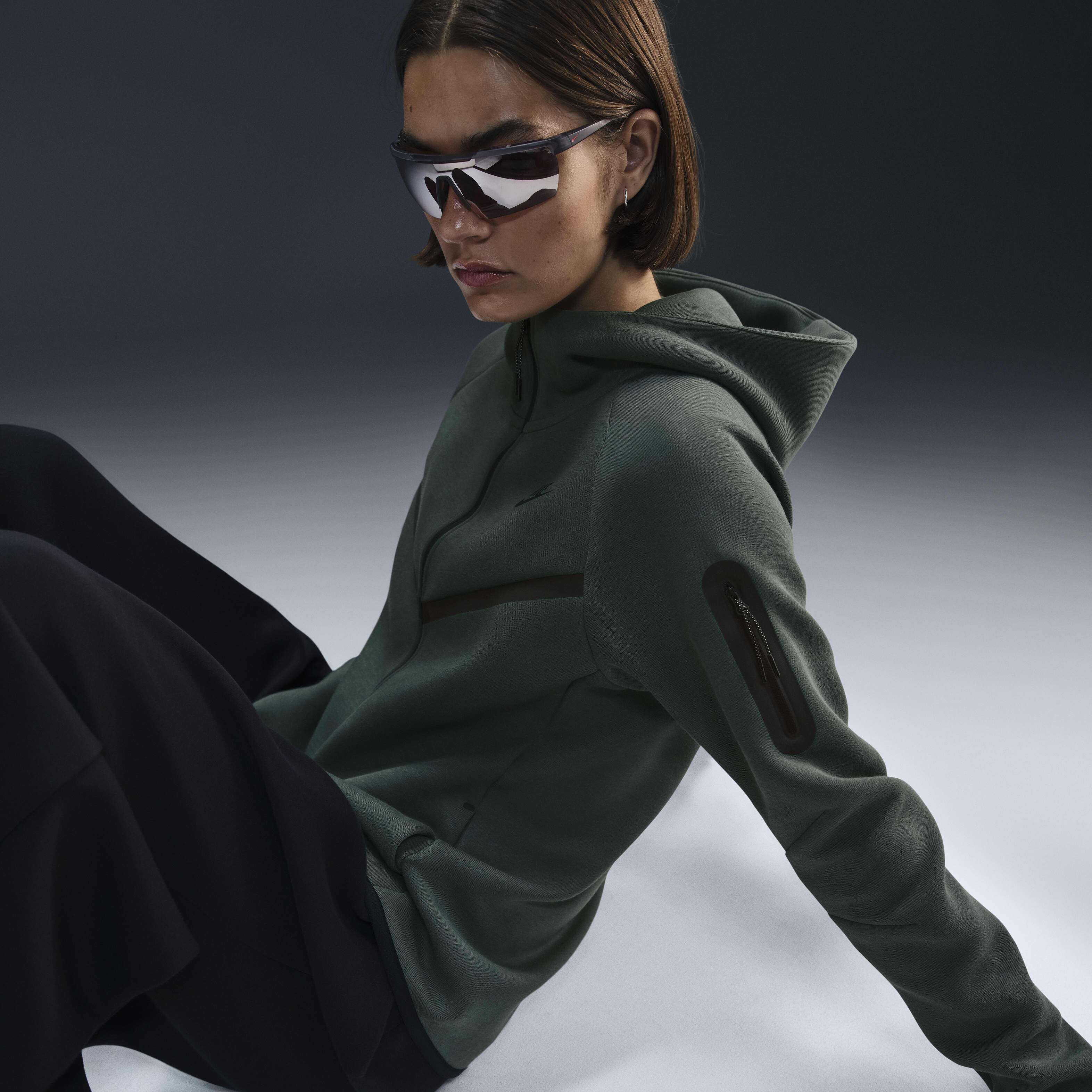 نايكي سبورتسوير تك فليس ويندرانر image number 2