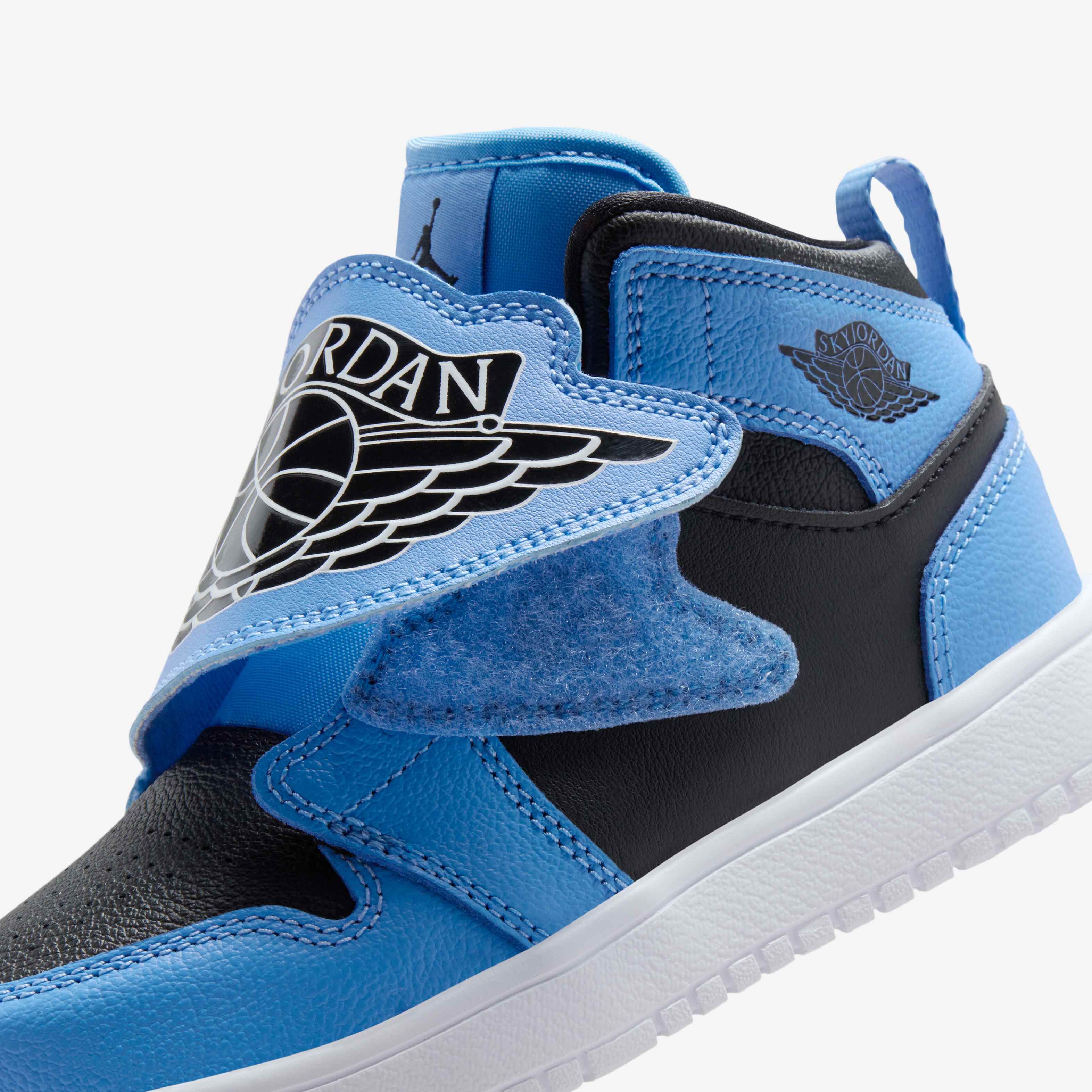 Sky Jordan 1 image number 8