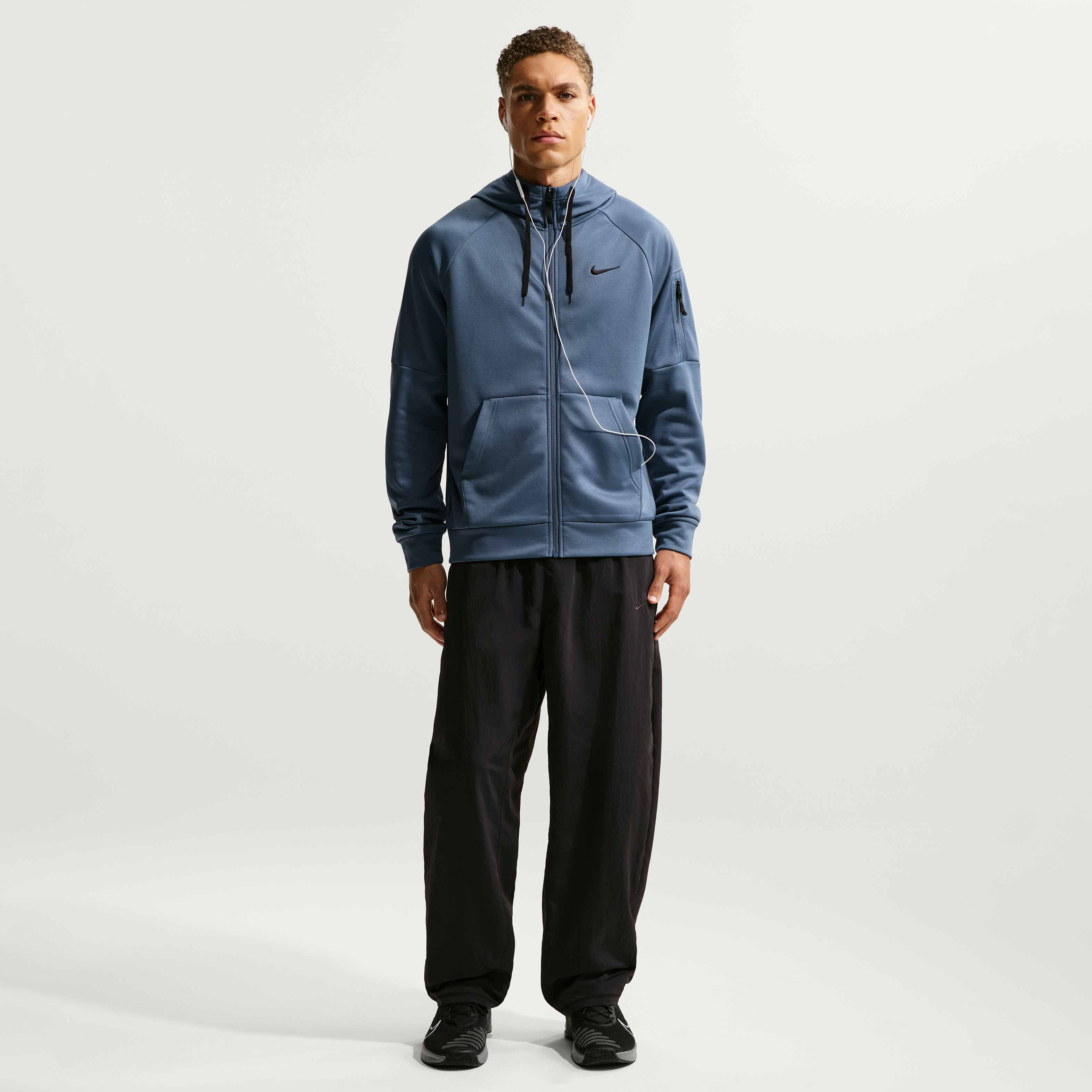 Nike Therma image number 3