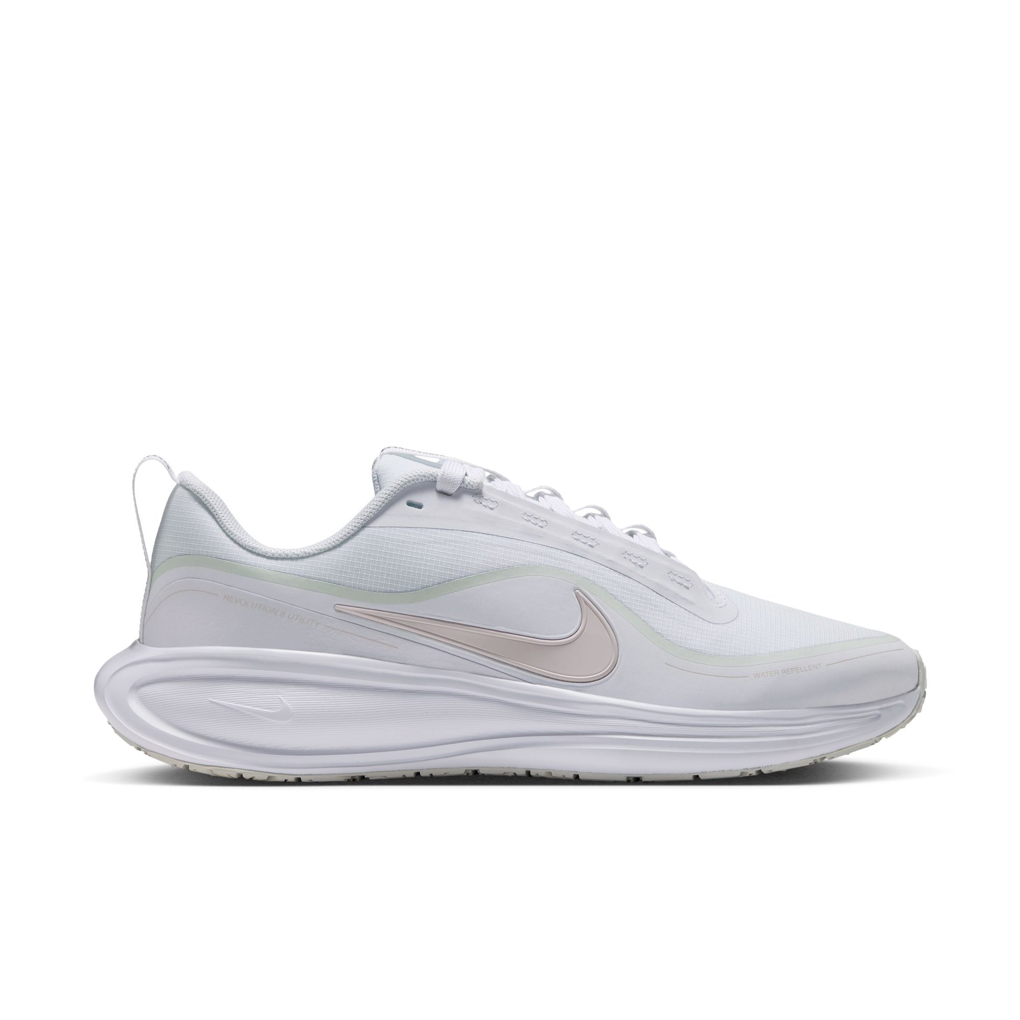 Nike Revolution 8 Utility image number 5