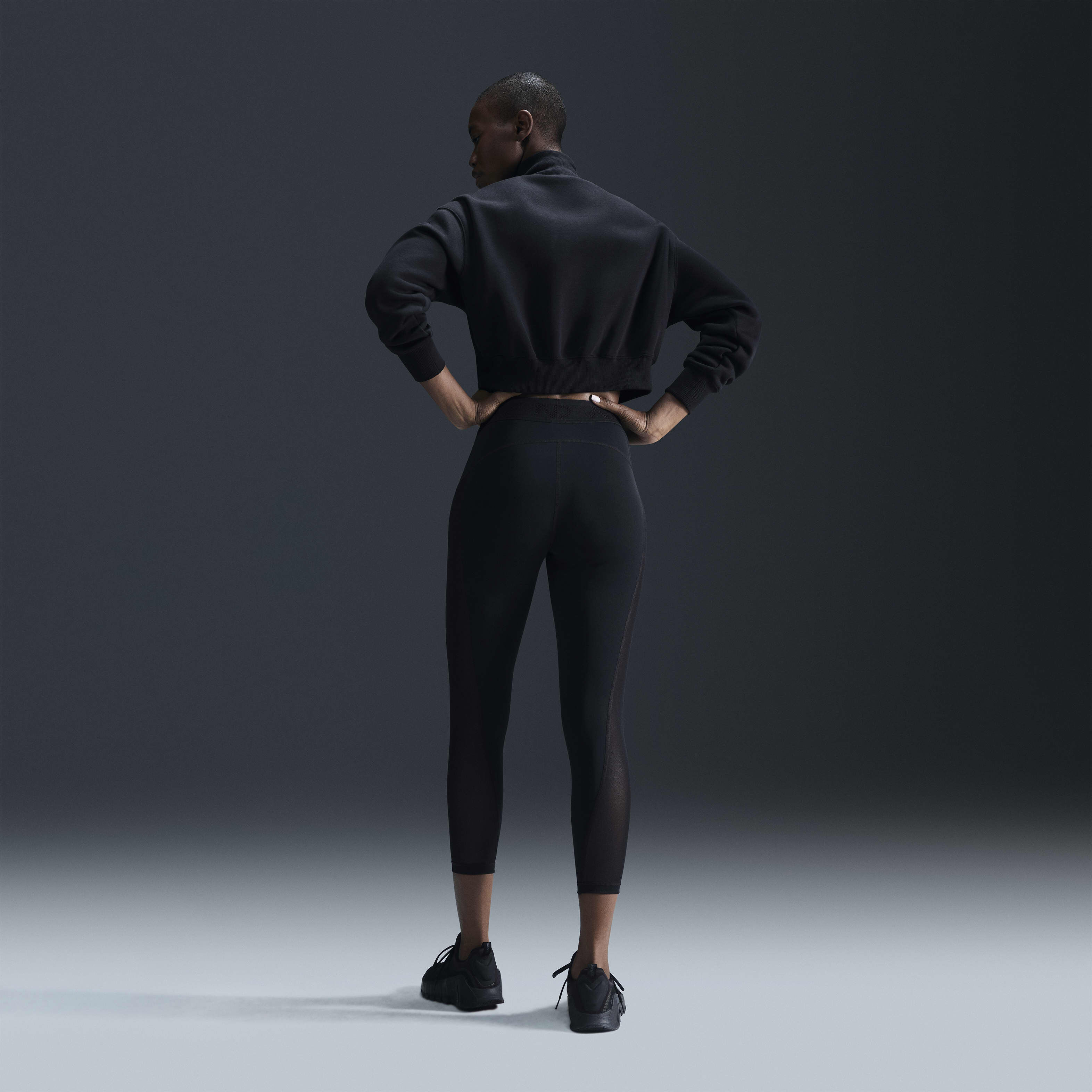 Nike Pro image number 4