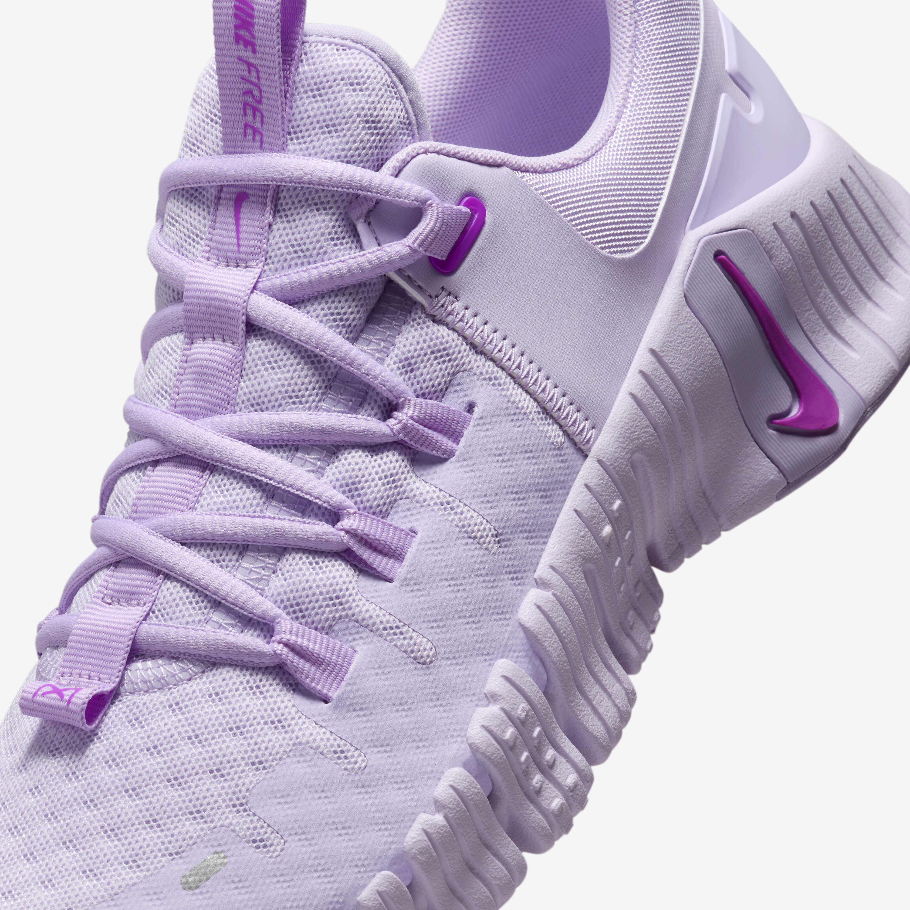 Lebron 16 low cp atomic violet top