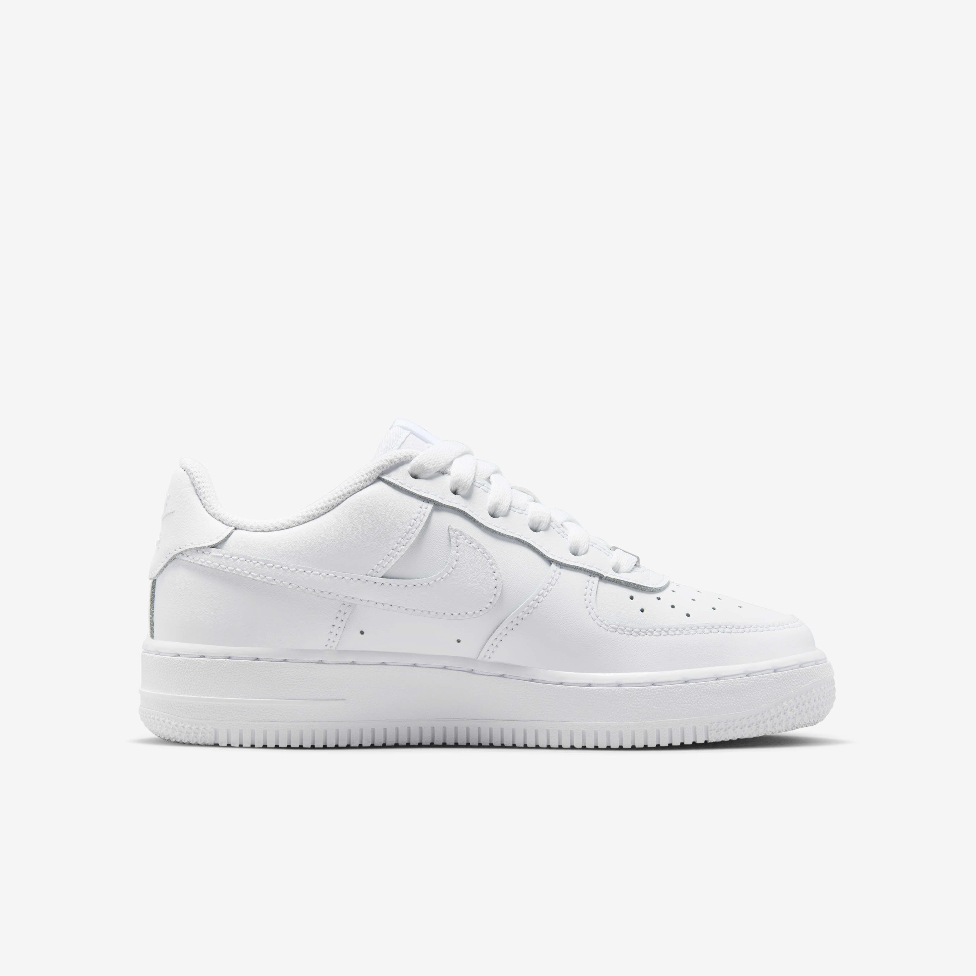 Nike Air Force 1 LE image number 2