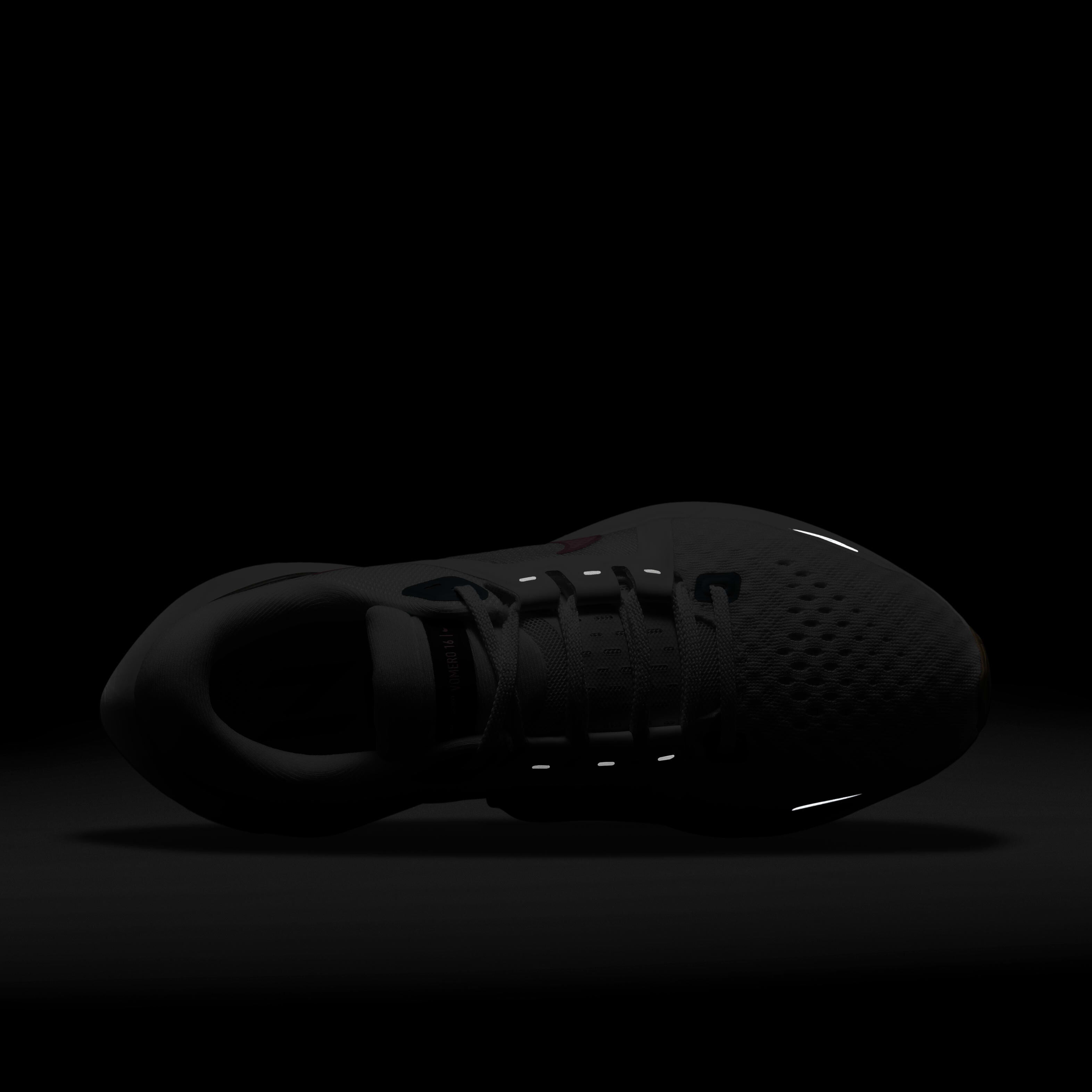 نايكي اير زووم فوميرو 16 image number 8