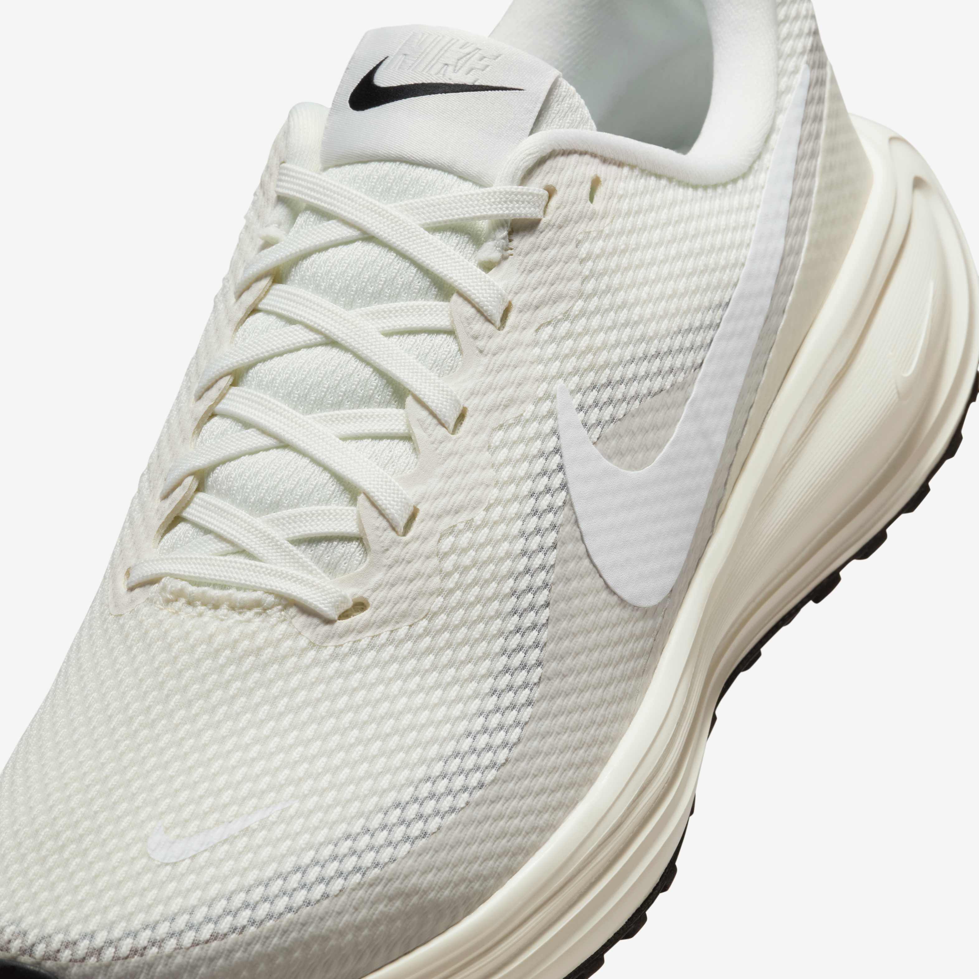 Nike Revolution 8 image number 6