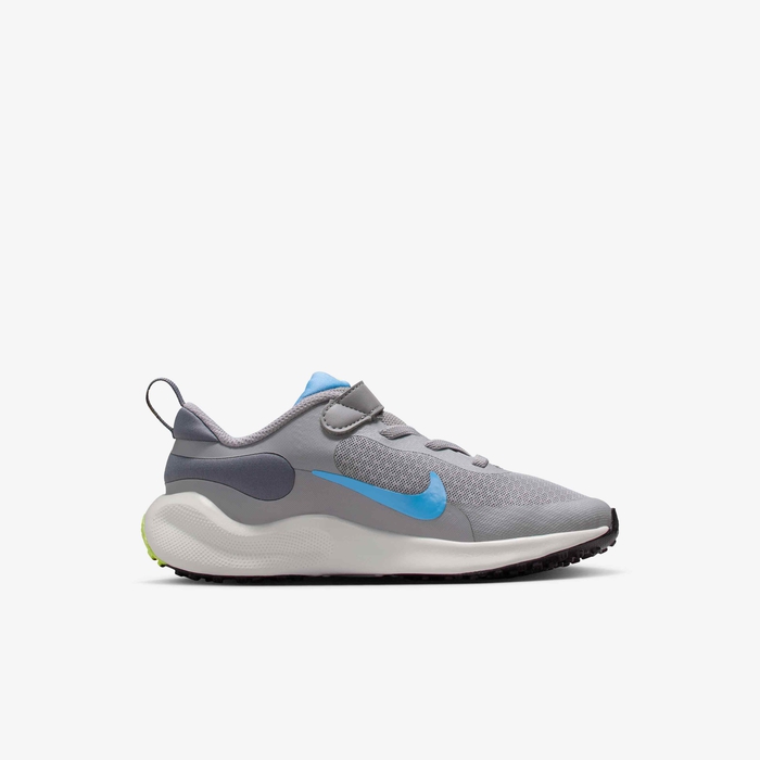 Nike Revolution 7 image number 2 Nike Revolution 7 image number 2