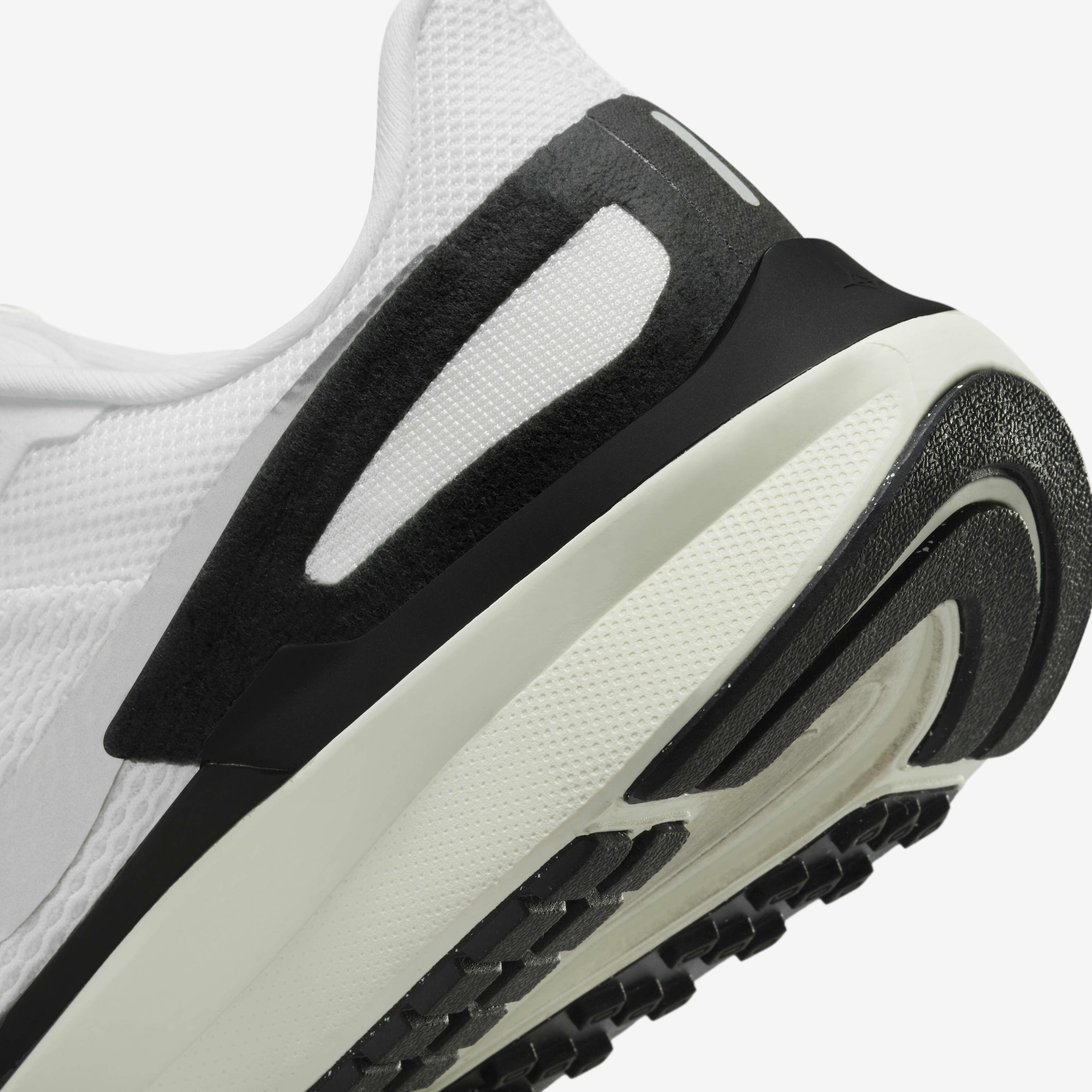 Nike Structure 25 image number 8