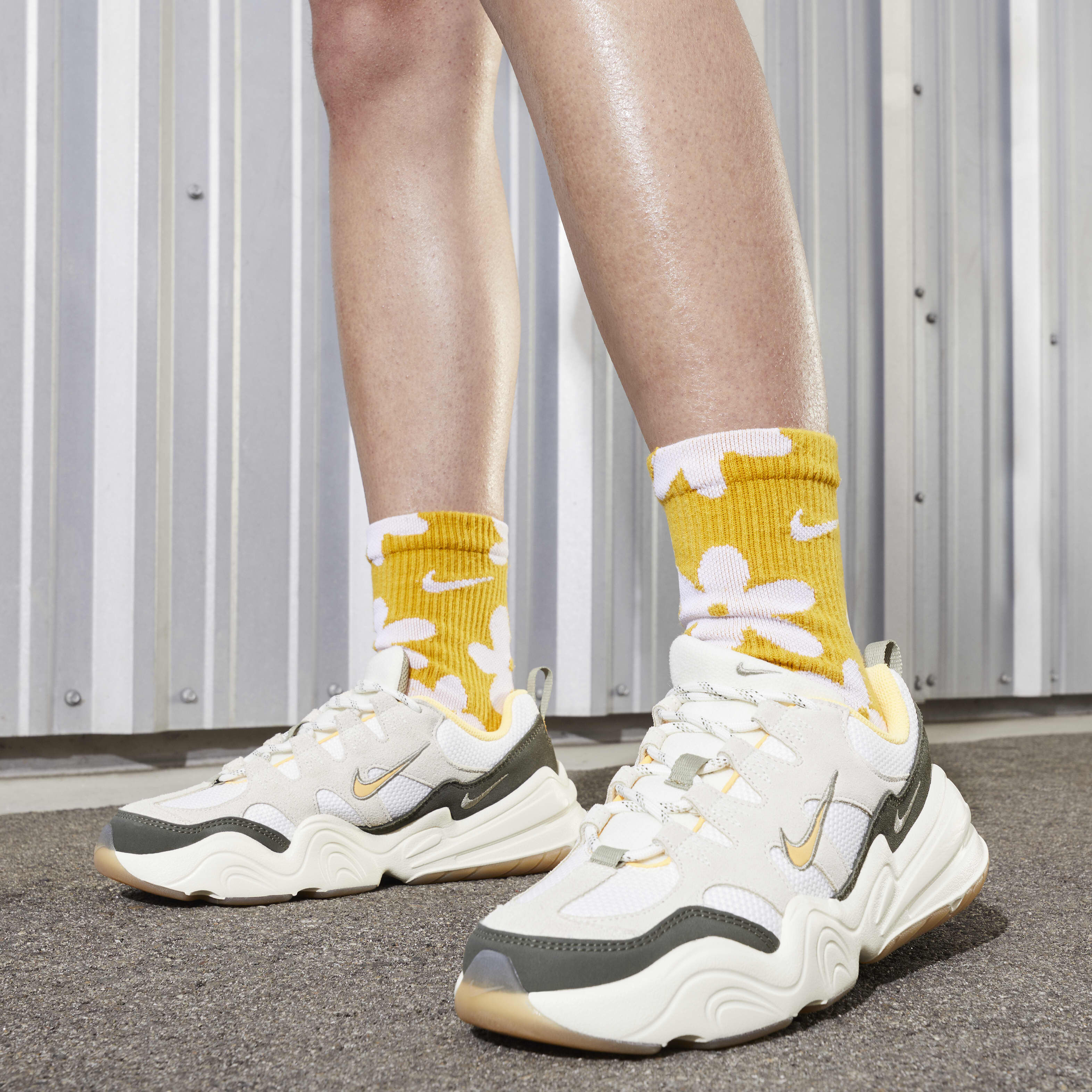 نايكي تك هيرا image number 9