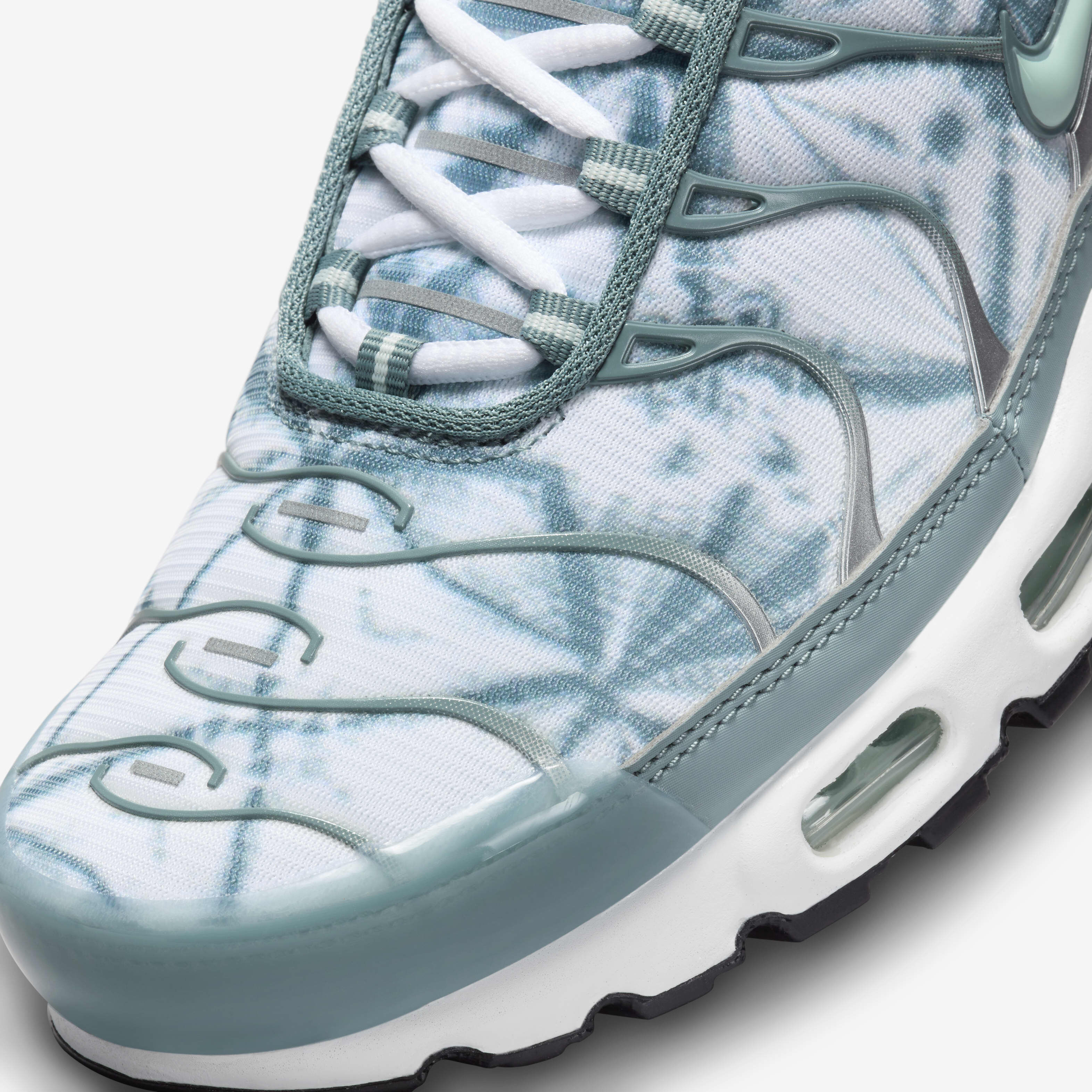 Nike Air Max Plus image number 6
