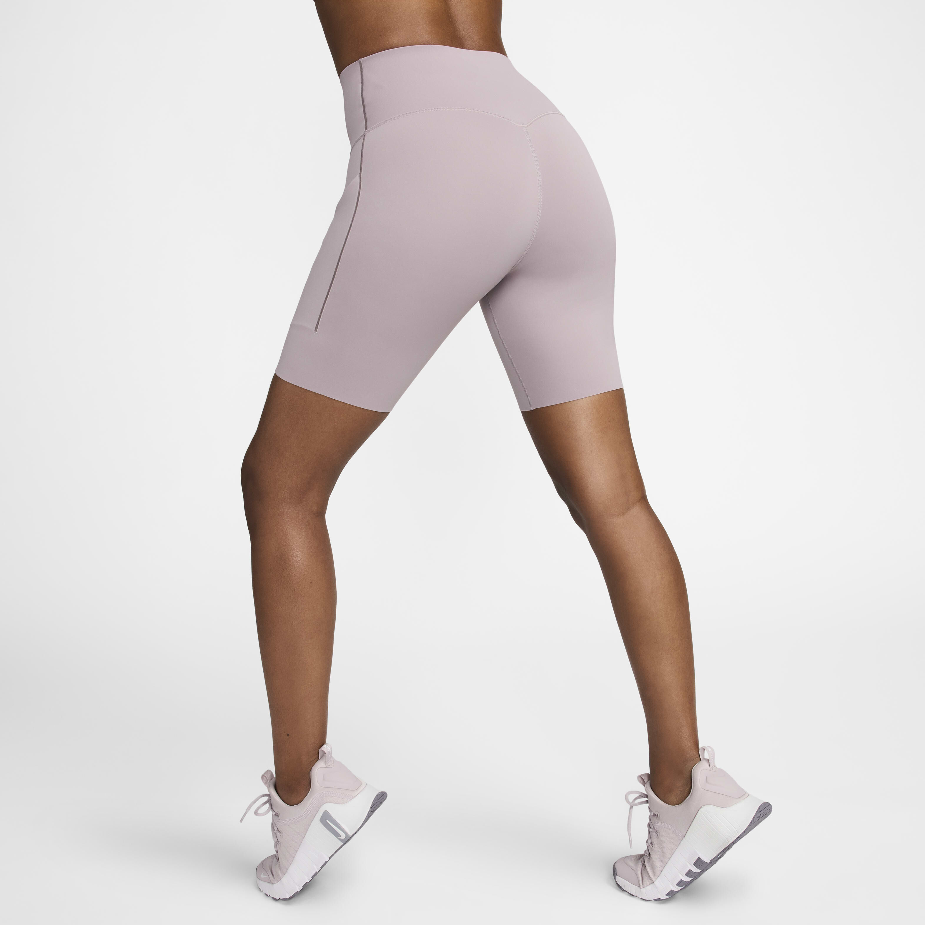 Nike Universa image number 1