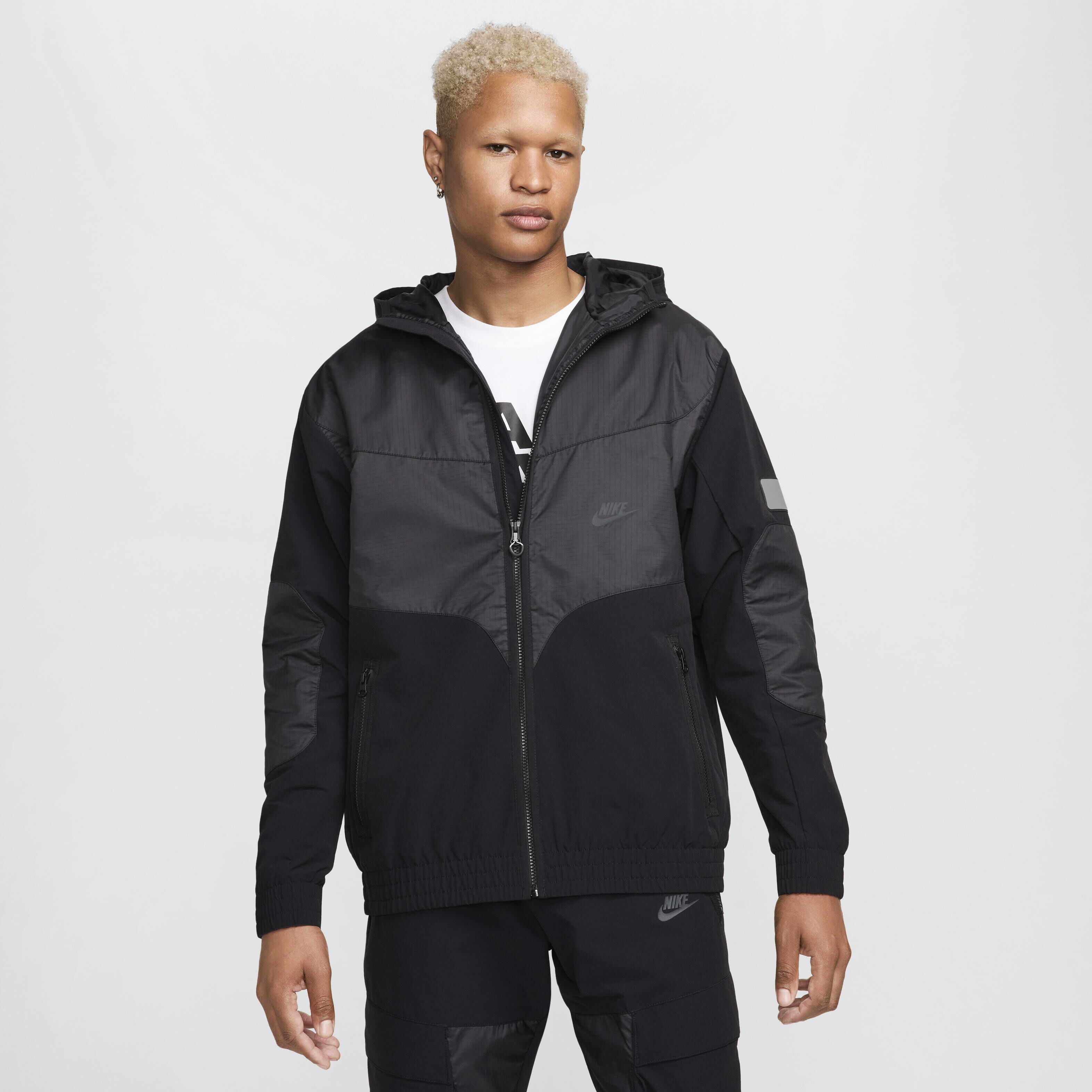 Buy Nike Air Max Men s Woven Jacket Nike Kuwait Official
