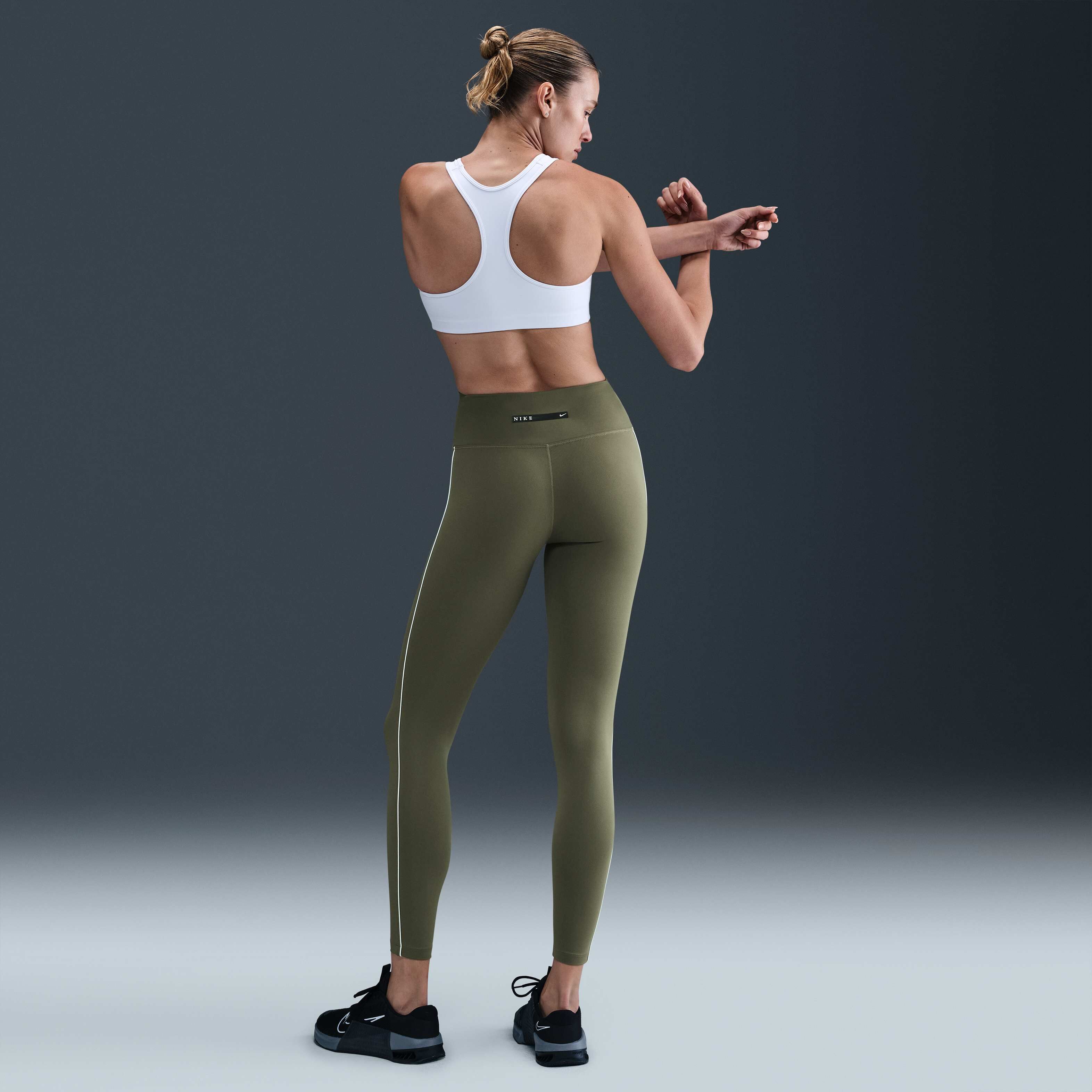 نايكي وان image number 3