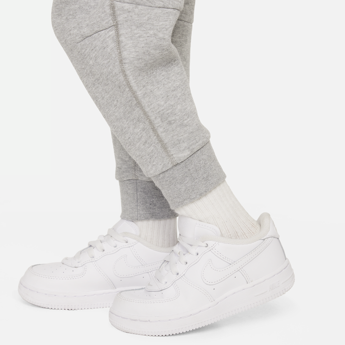 طقم نايكي سبورتسوير تك فليس بسحاب كامل image number 6 طقم نايكي سبورتسوير تك فليس بسحاب كامل image number 6