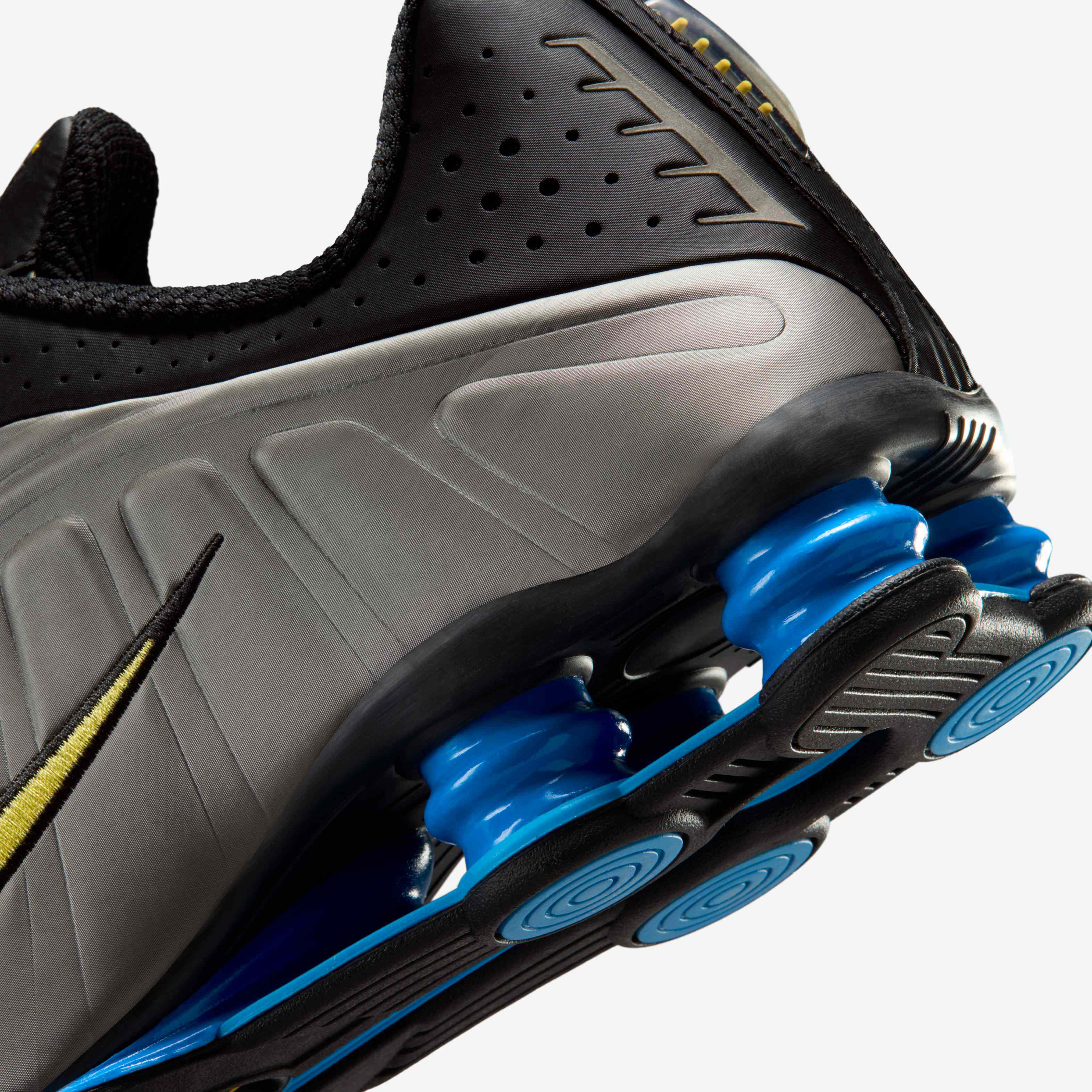 Nike Shox R4 'Brazil' image number 7