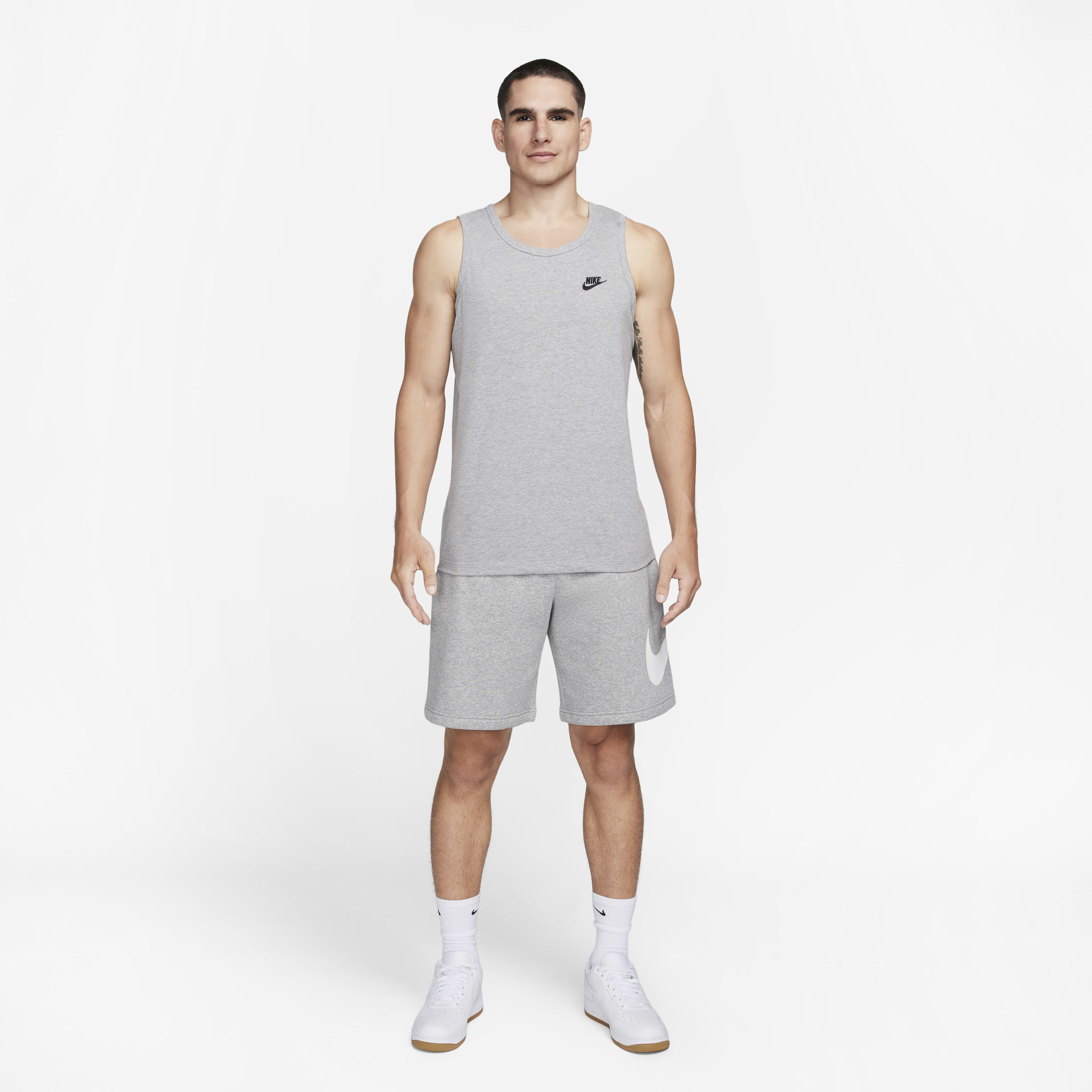 Nike Sportswear Club image number 4