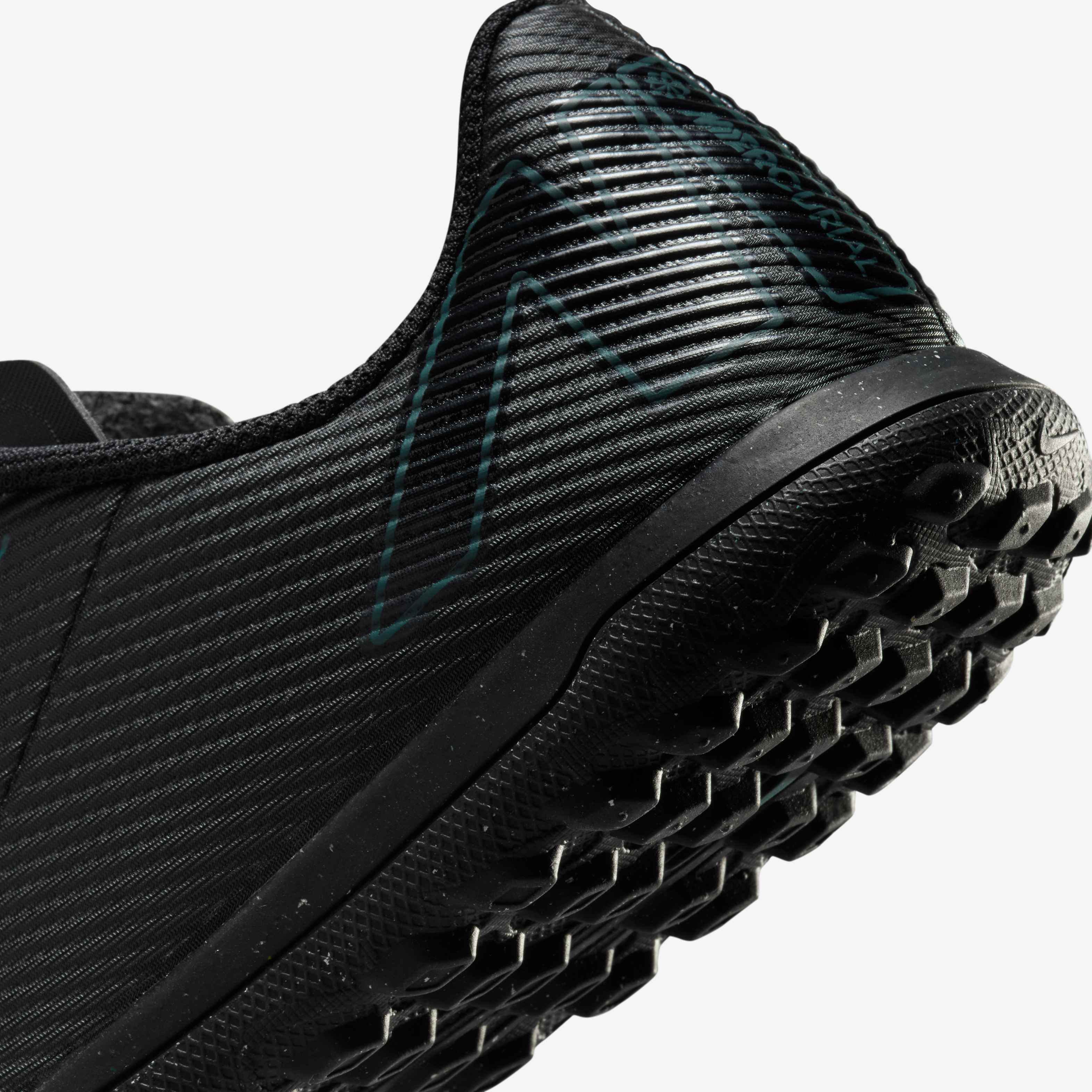 Nike Jr. Mercurial Vapor 16 Club image number 7