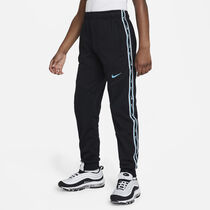 Nike Sportswear Repeat