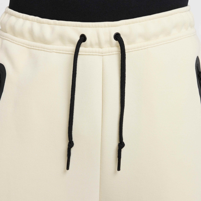 Nike Tech image number 2 Nike Tech image number 2