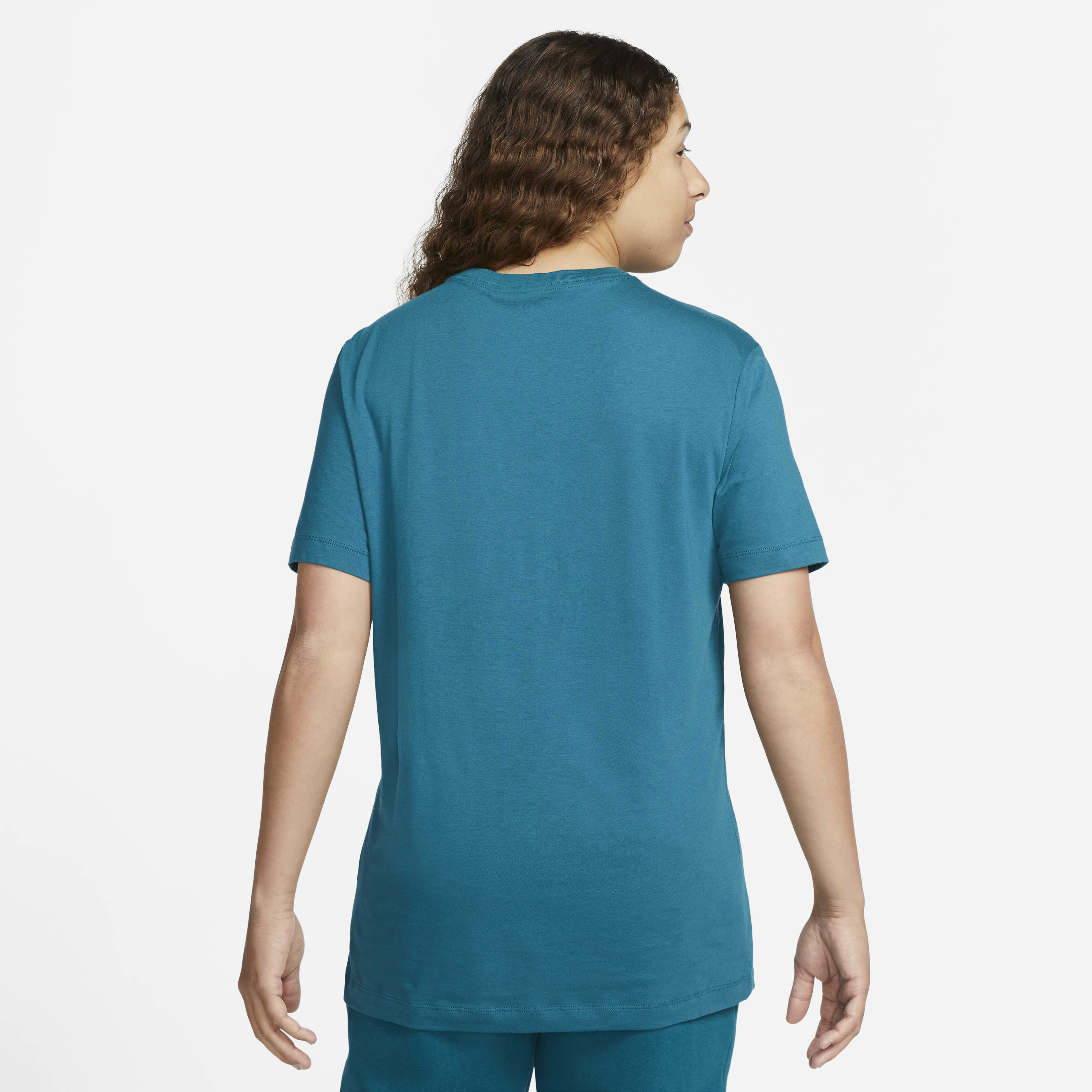 نايكي سبورتسوير كلوب image number 1