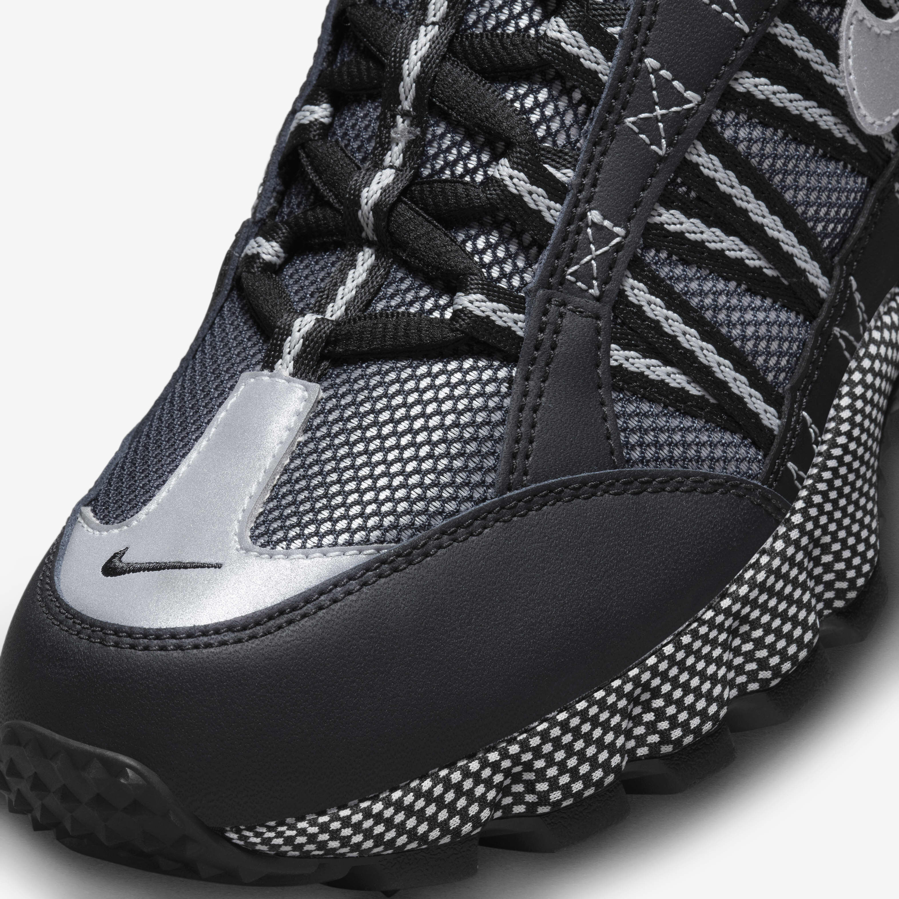 Nike humara supreme for sale on sale