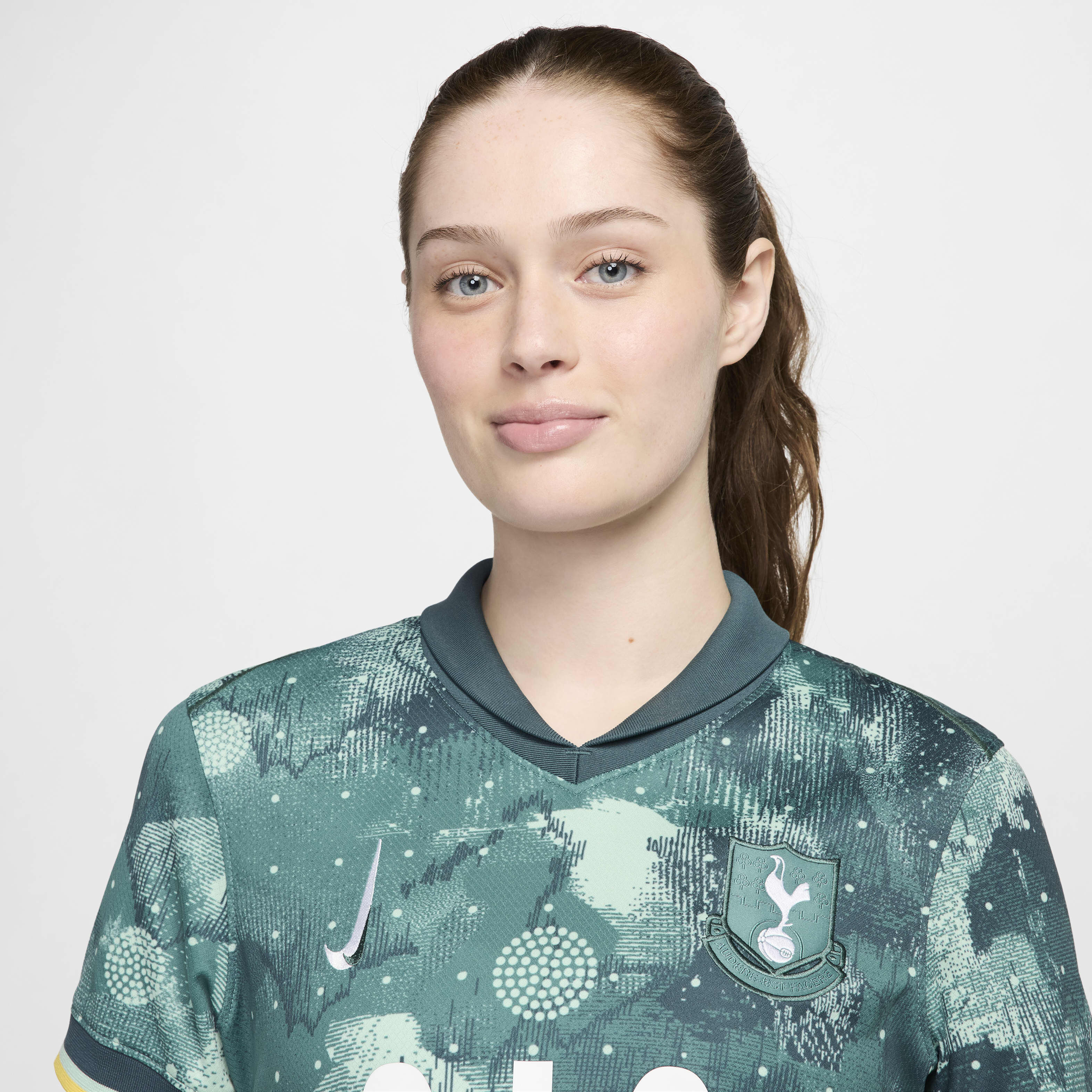 توتنهام هوتسبير 2024/25 ستيديوم البديل image number 2