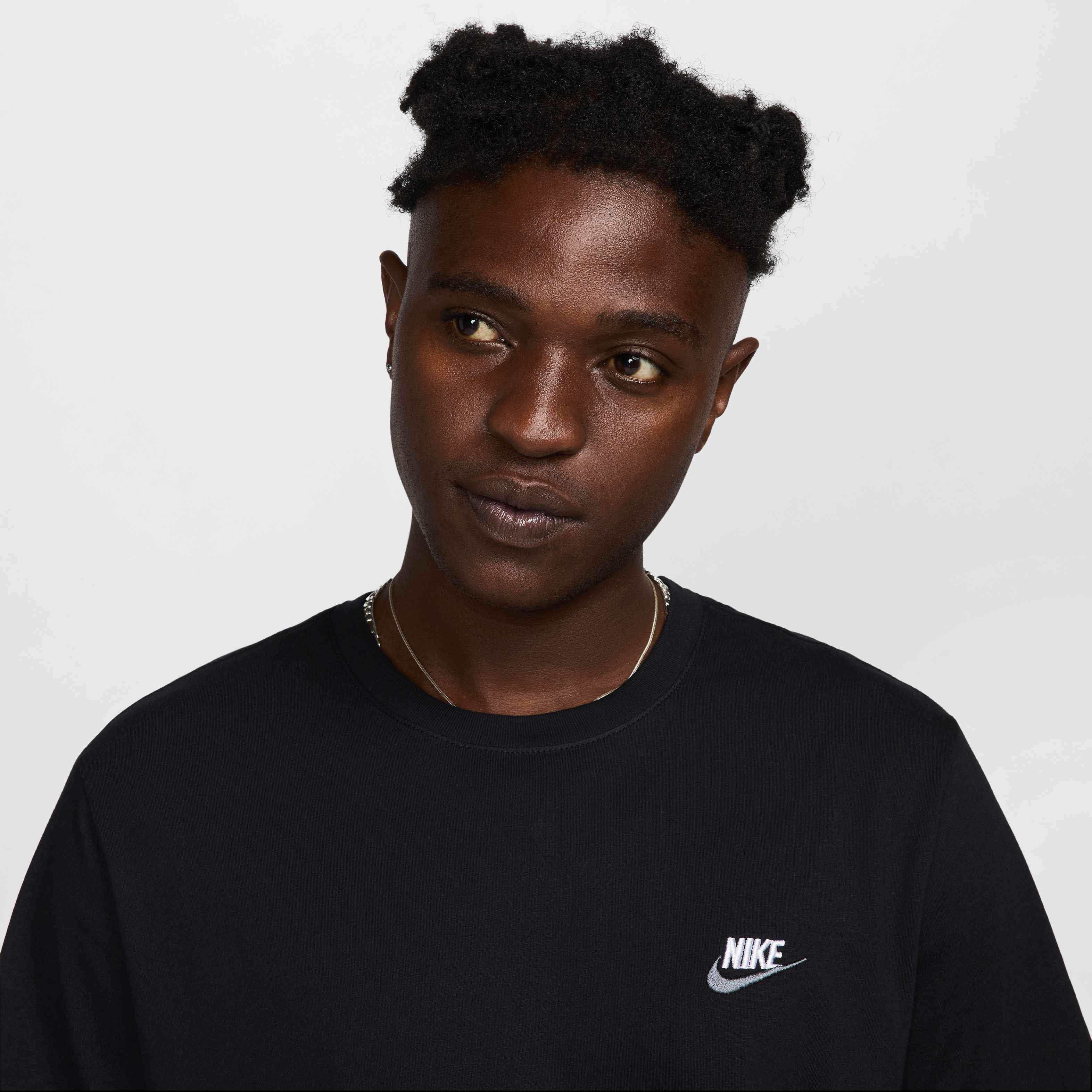 Nike Sportswear Club image number 2