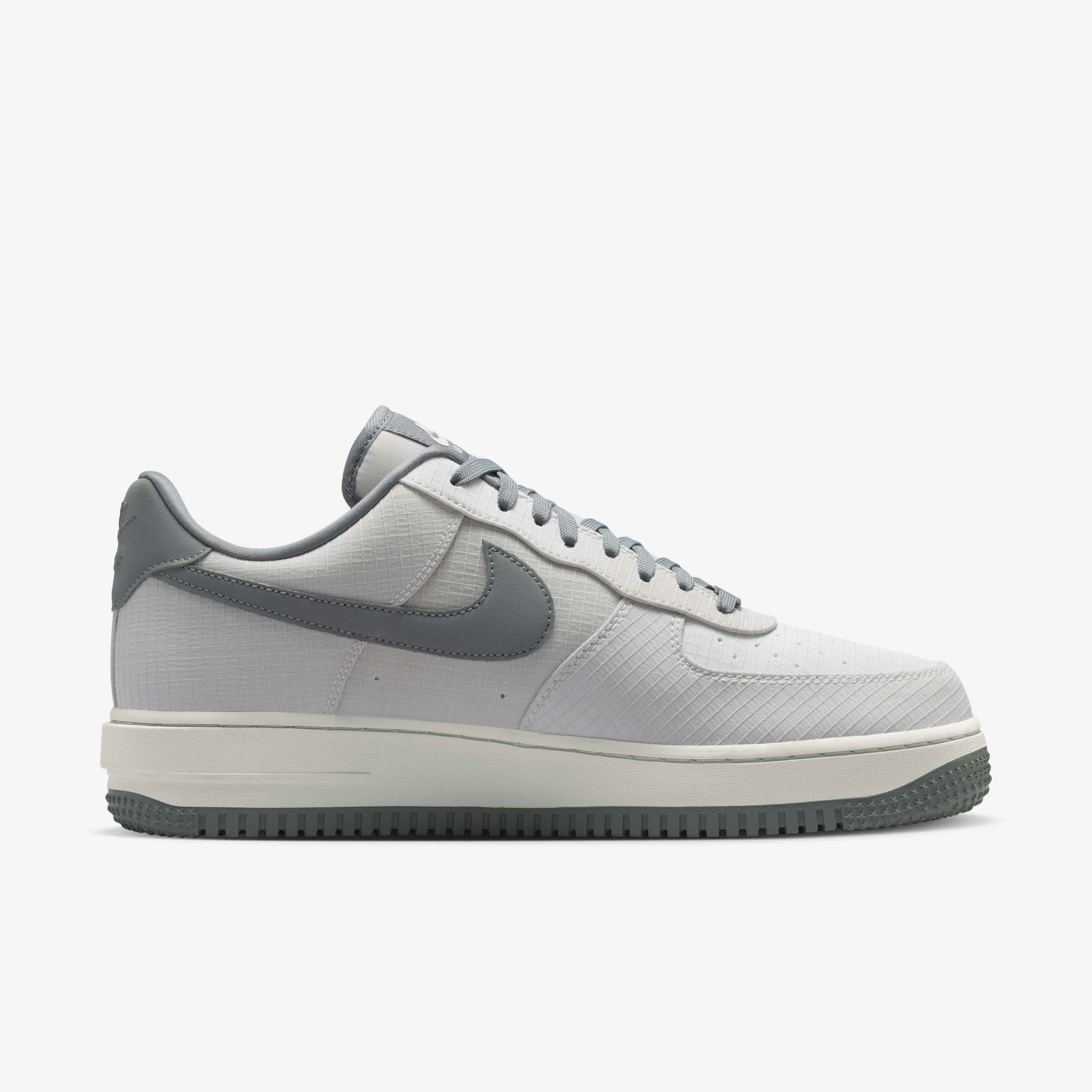 Nike Air Force 1 '07 LX Vibram&reg; image number 2