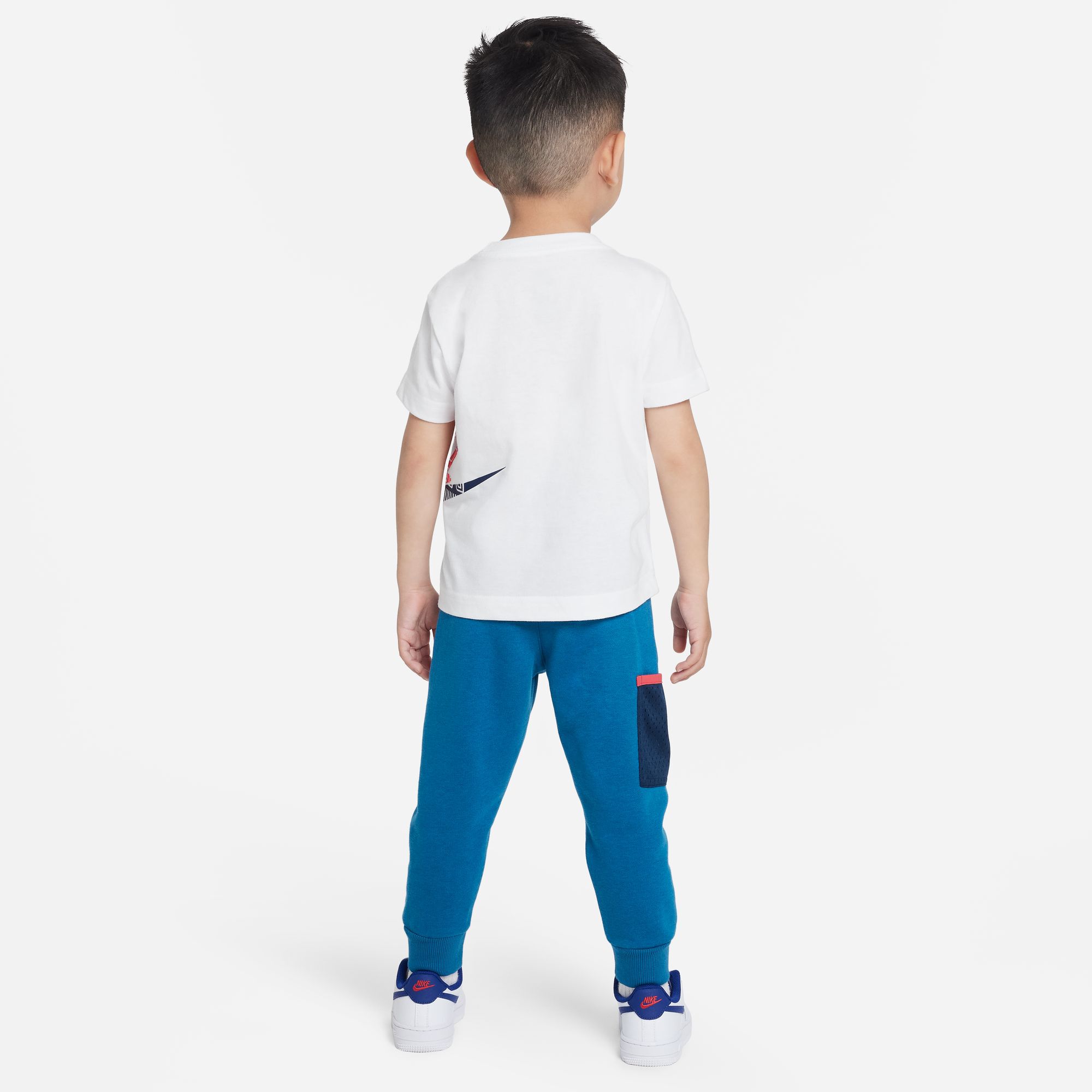 طقم بنطال نايكي سبورتسوير تريند تريكير فرينش تيري image number 4