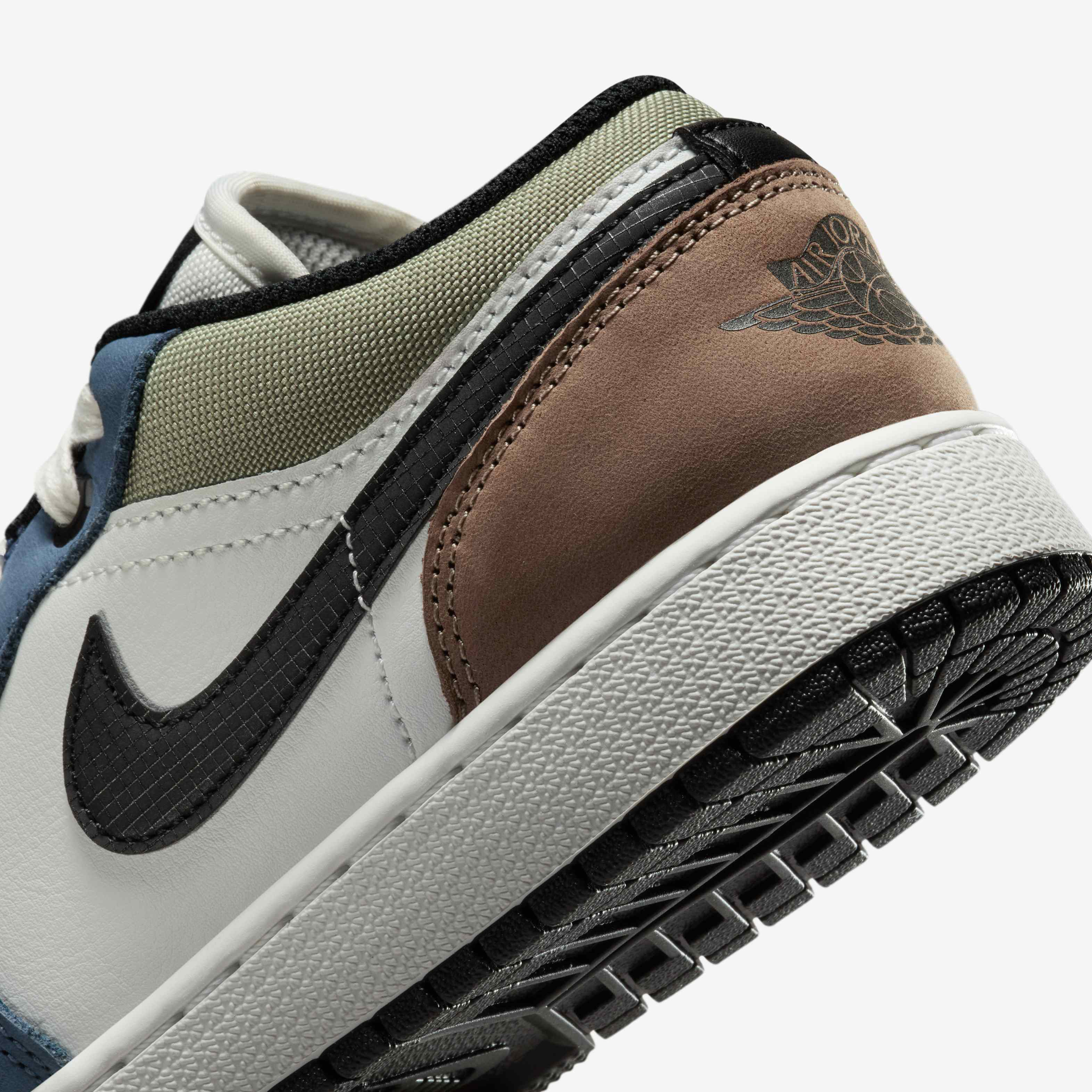 Air Jordan 1 Low image number 7