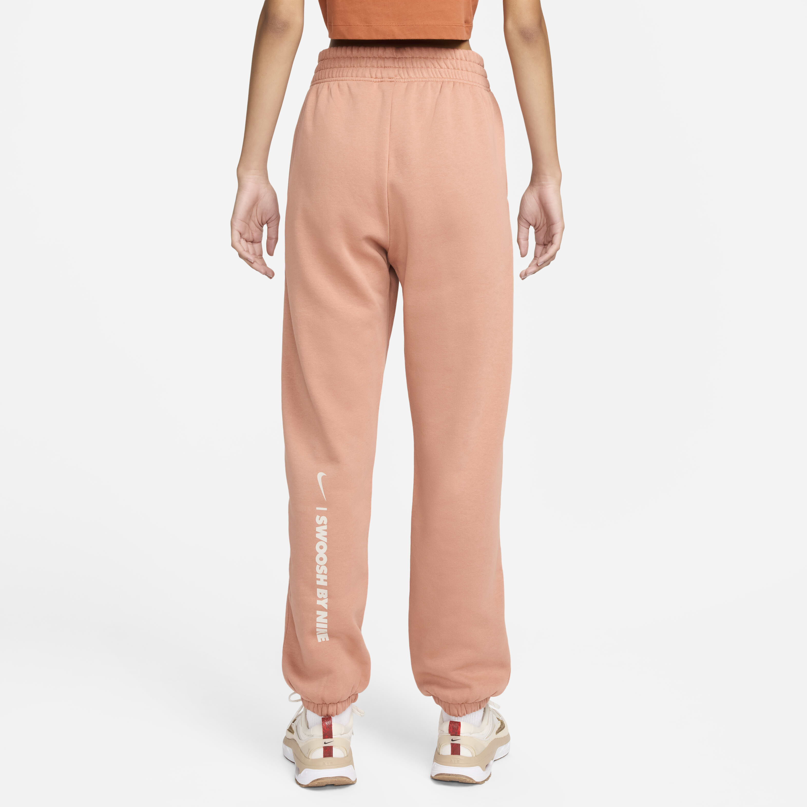 نايكي سبورتسوير image number 1