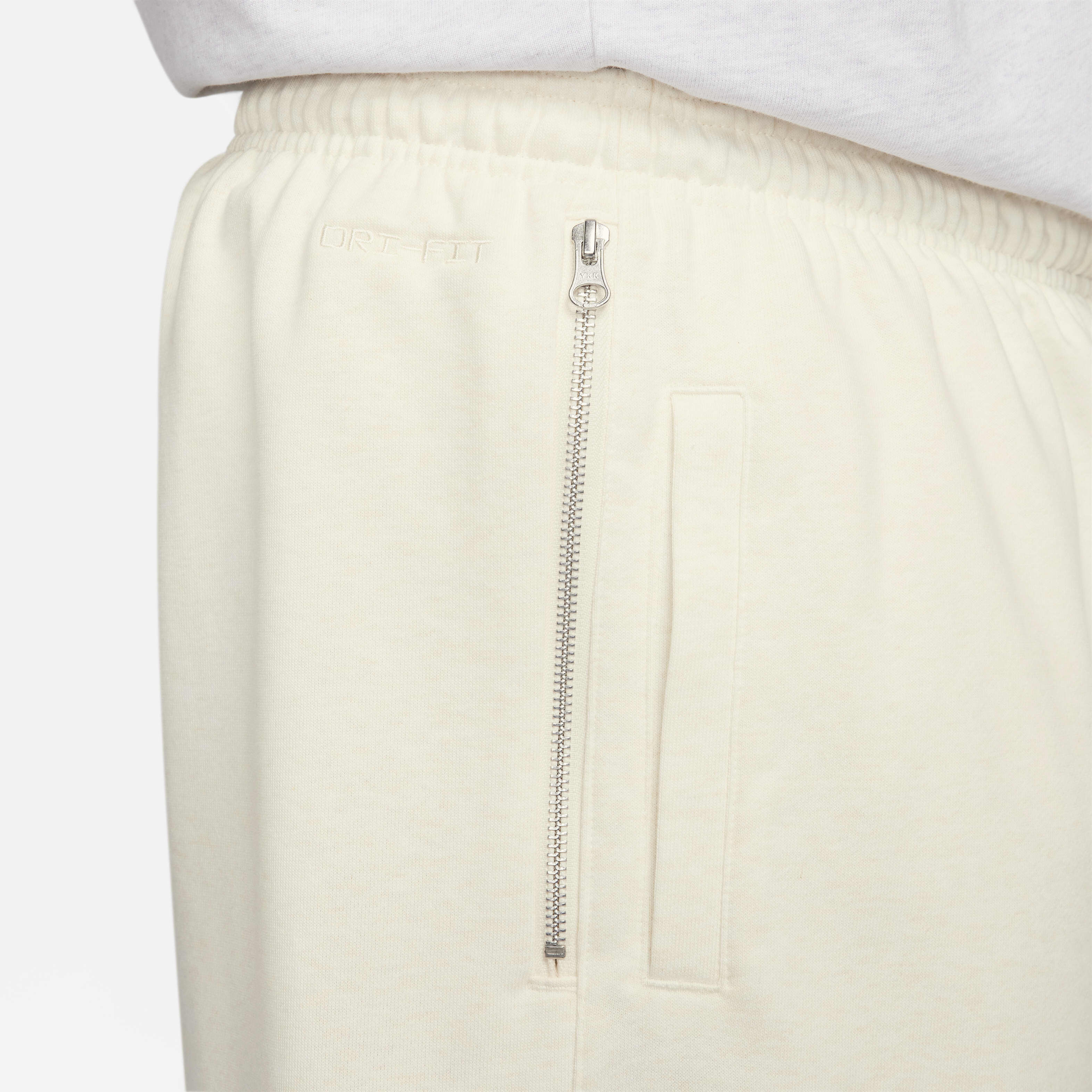 Nike Standard Issue image number 15