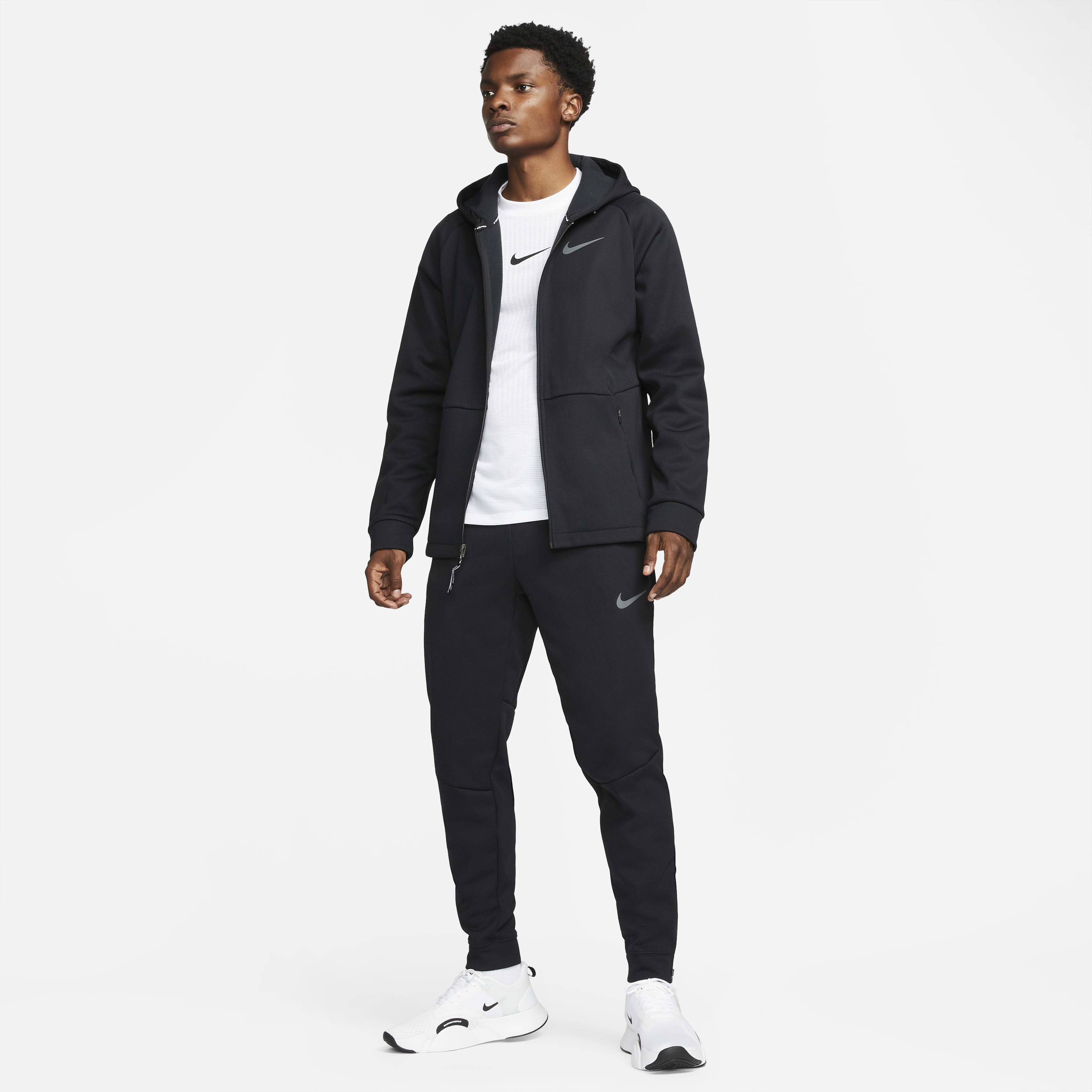 Buy Nike Therma Sphere Men s Therma FIT Hooded Fitness Jacket Nike Kuwait Official