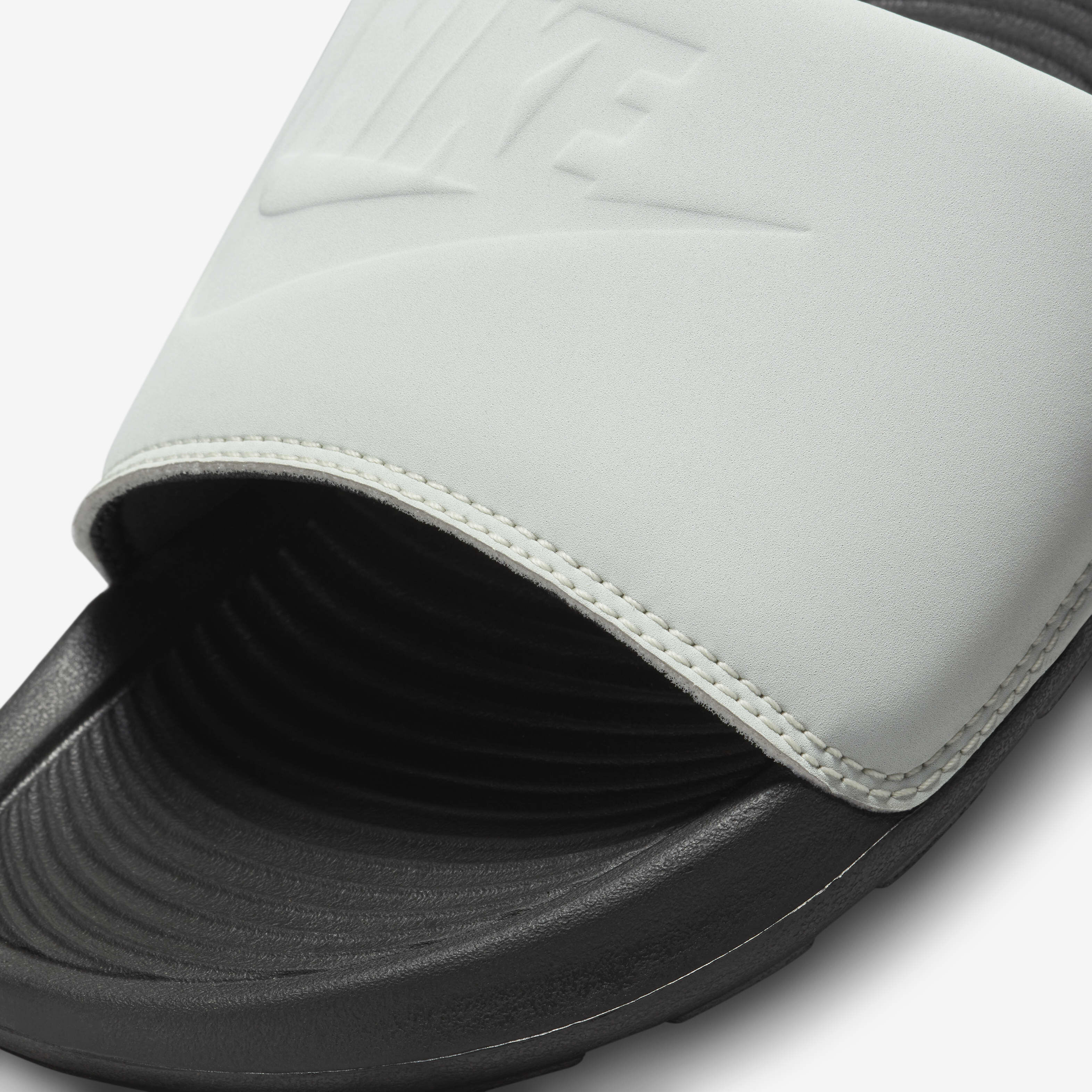 Nike Victori One image number 5