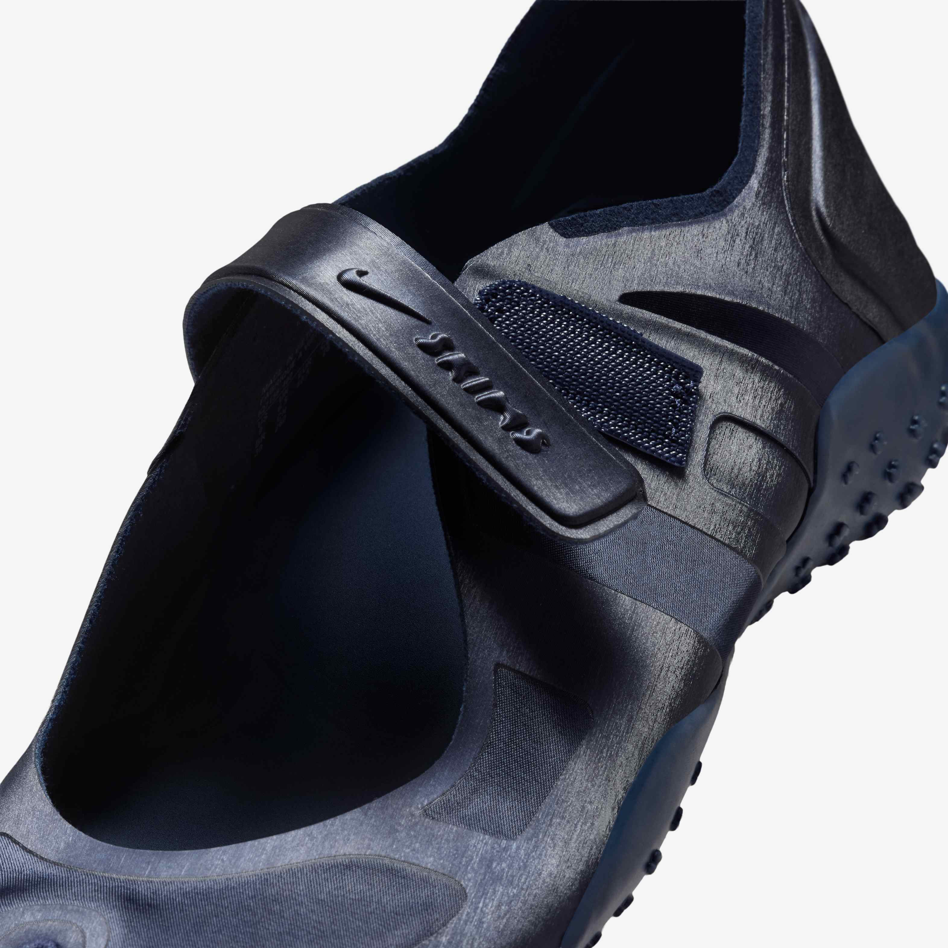 NikeSKIMS Rift Satin image number 6