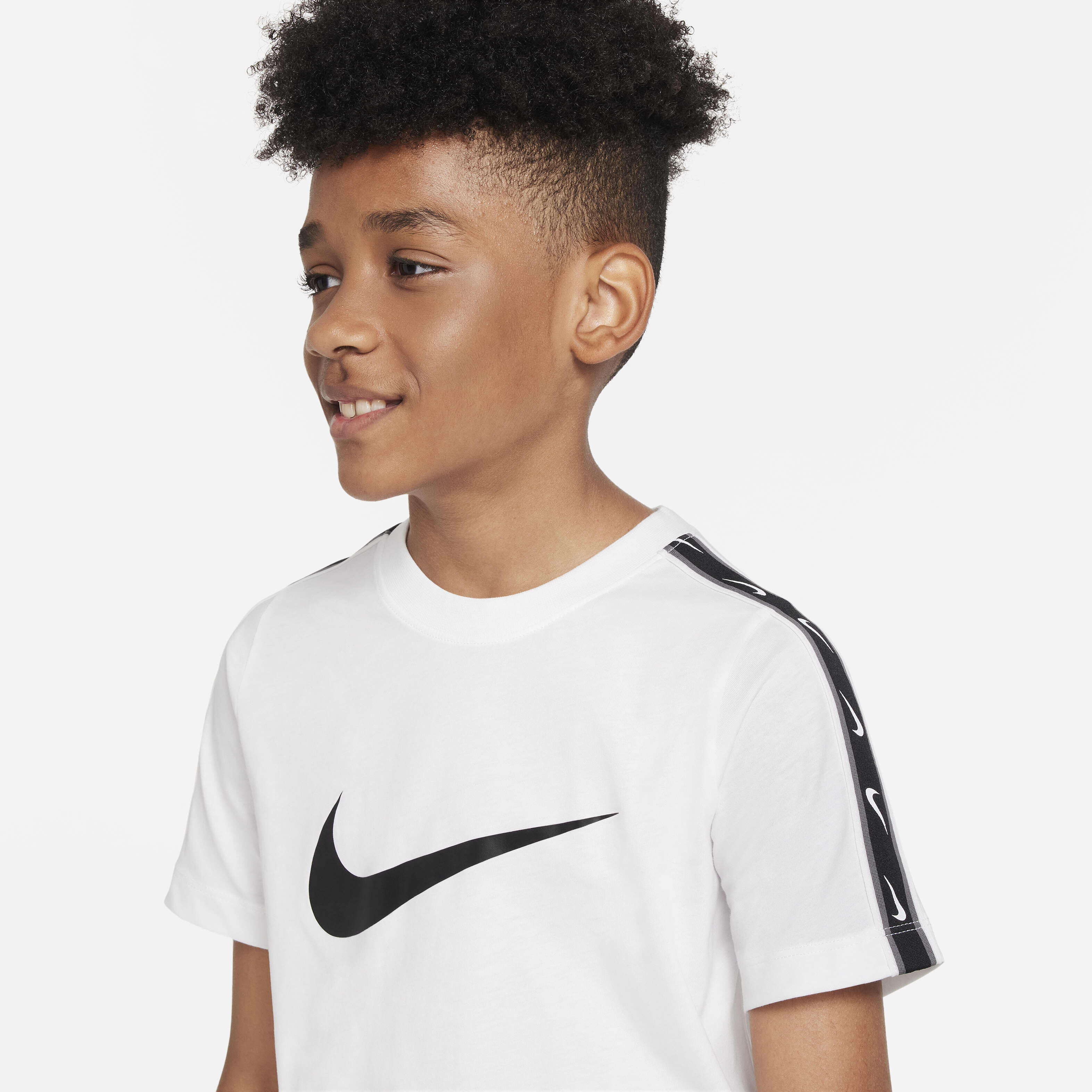 Nike Sportswear Repeat image number 2