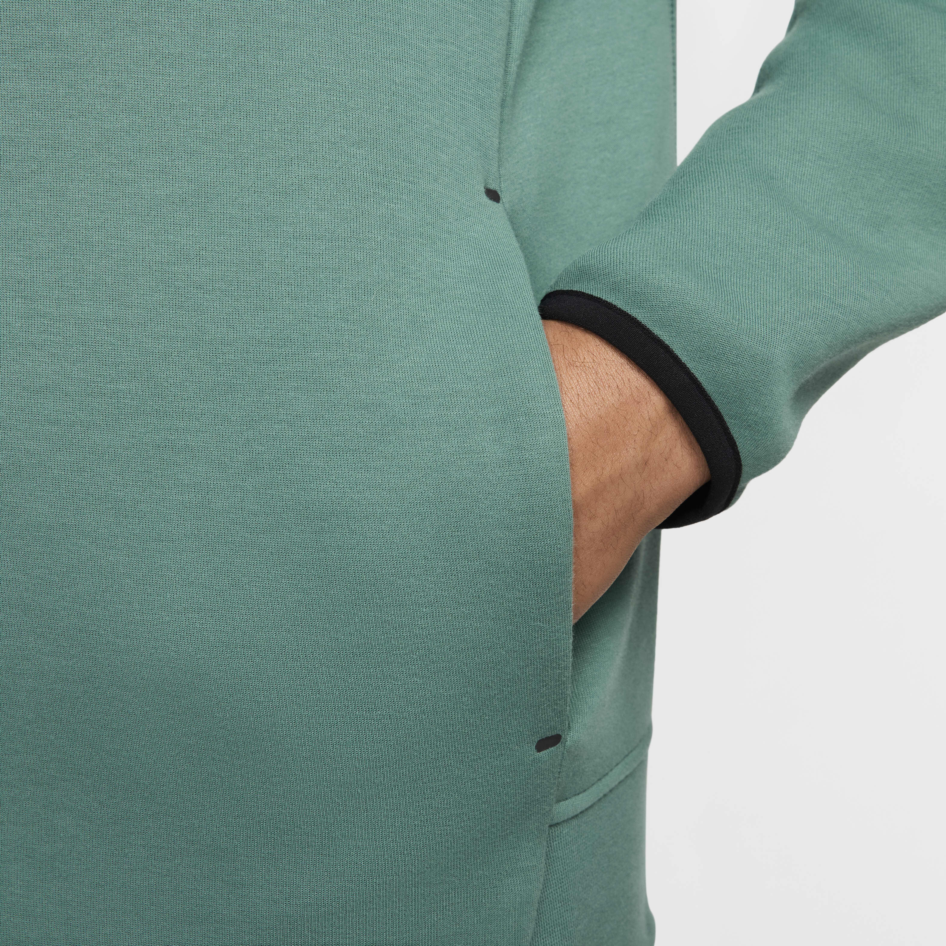 نايكي سبورتسوير تك فليس image number 7