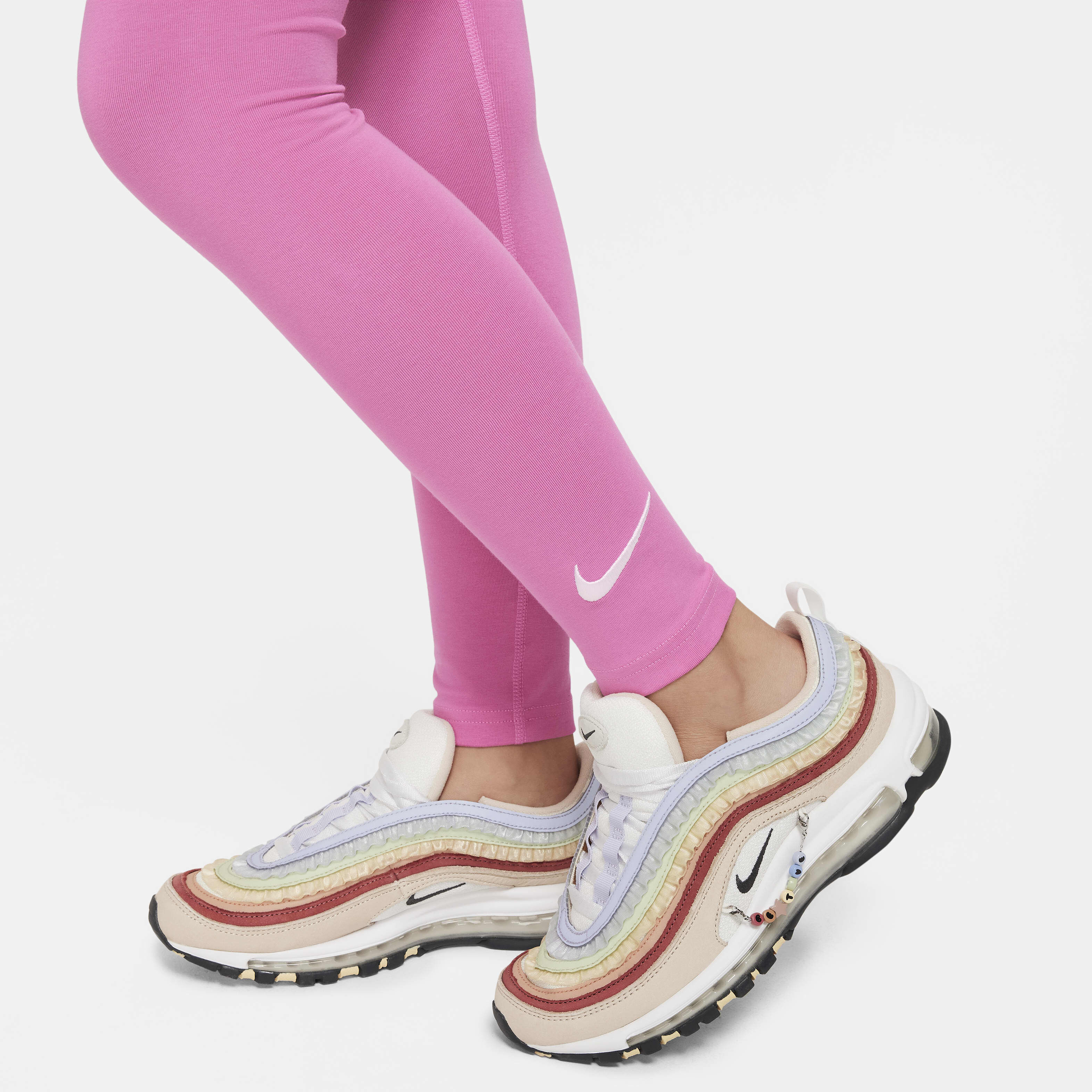 Nike Sportswear Favourites image number 2