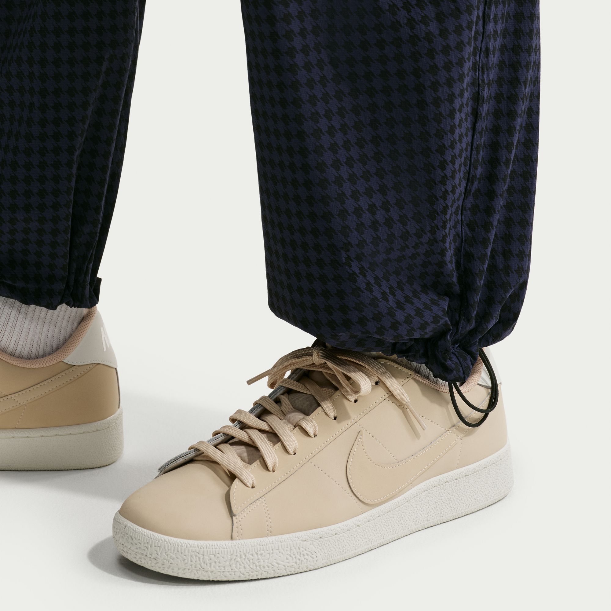 Zoom image