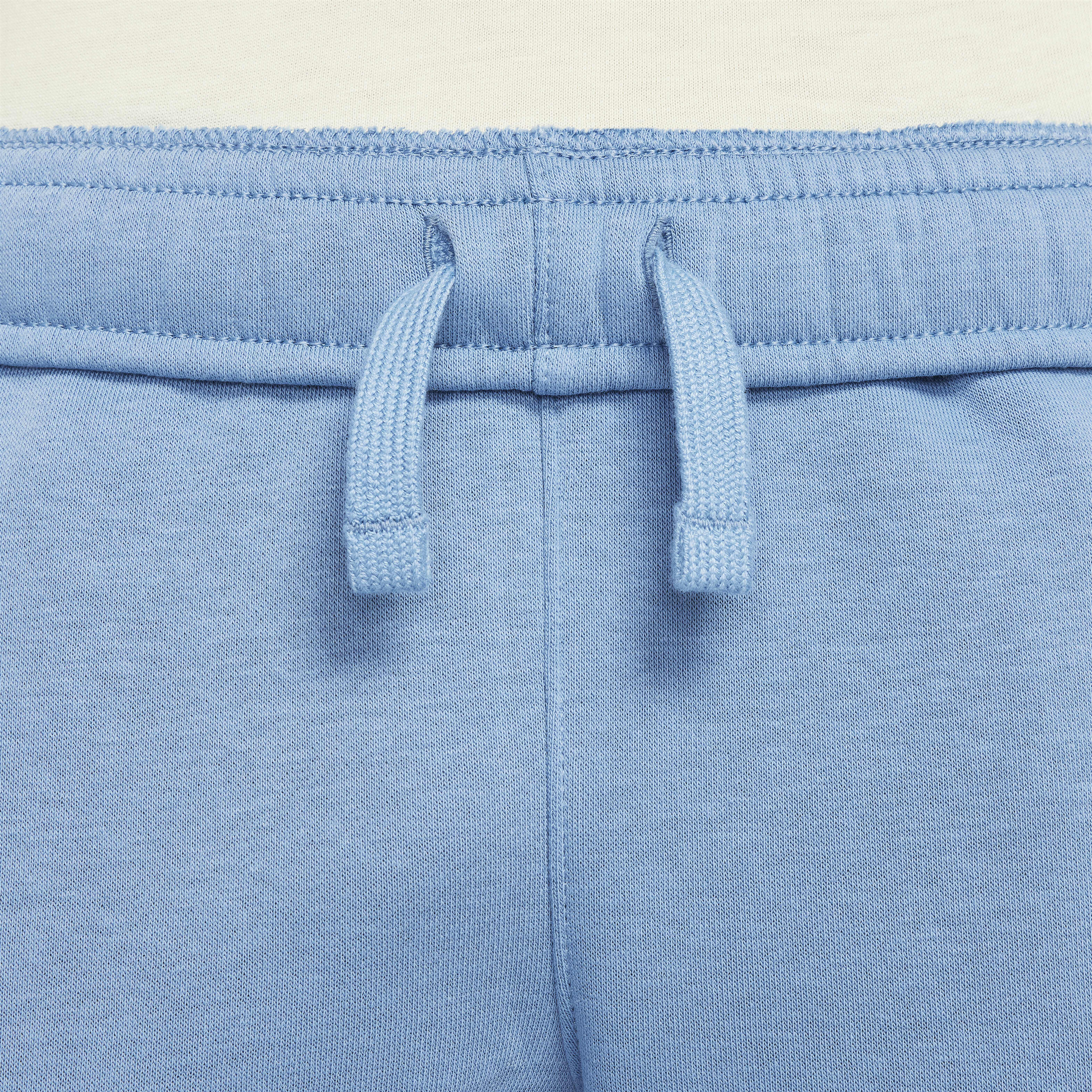 Nike Sportswear Standard Issue image number 2