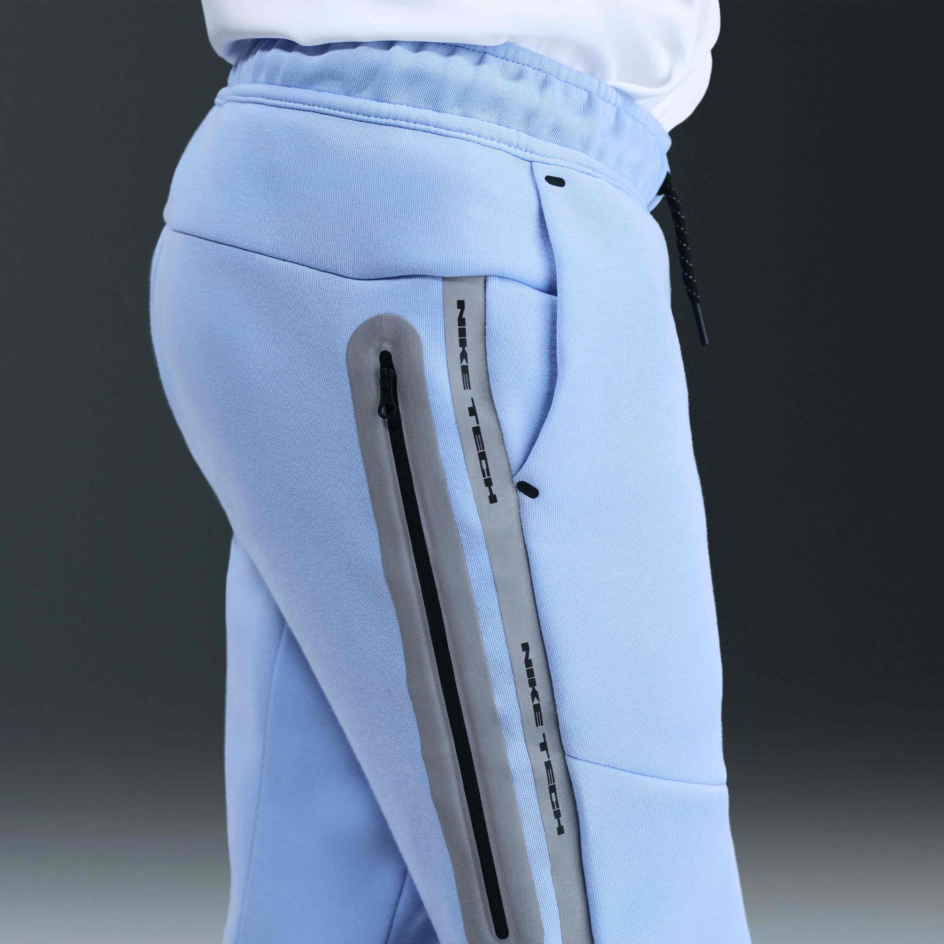 Nike Sportswear Tech Fleece image number 4